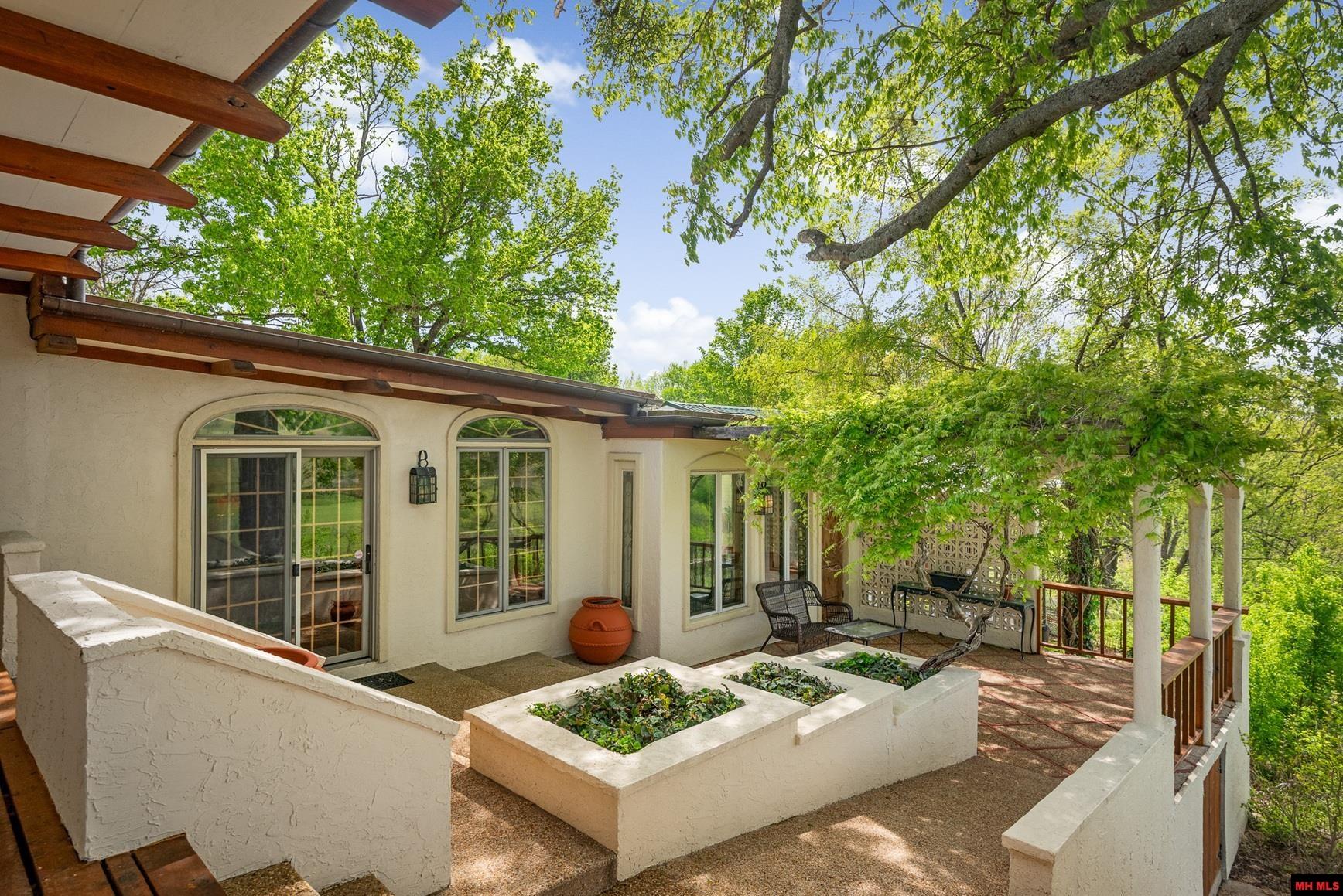 227 Harding Boulevard