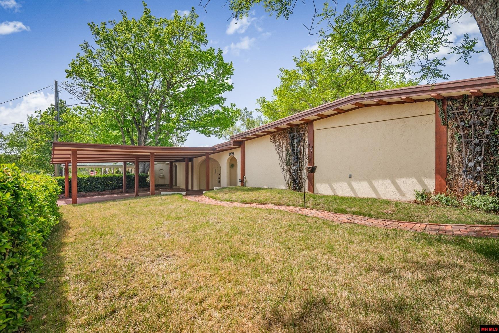 227 Harding Boulevard