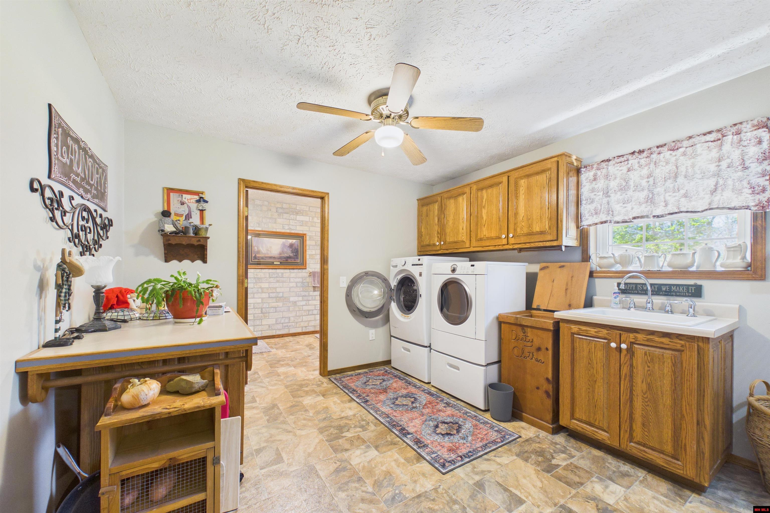 112 Thunderbird Lane