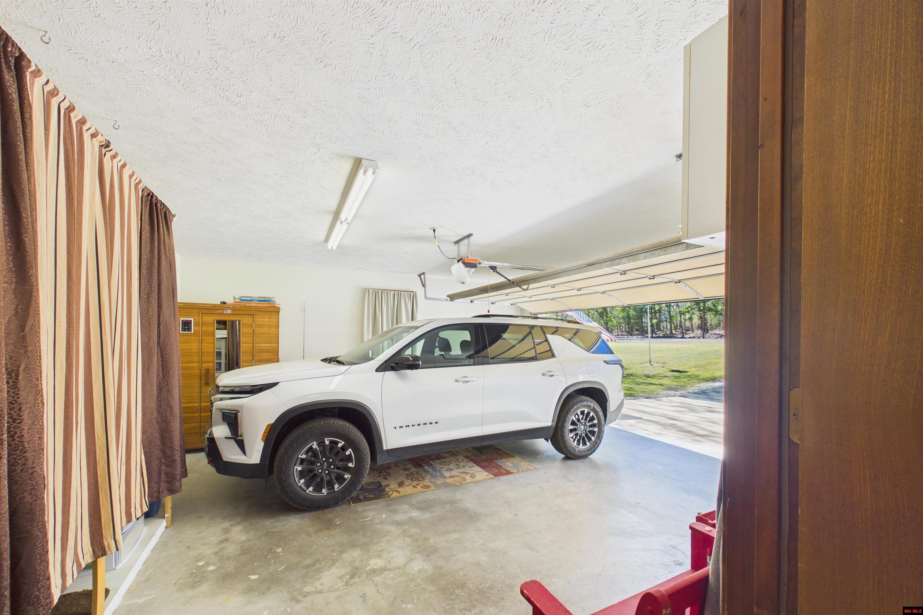 112 Thunderbird Lane