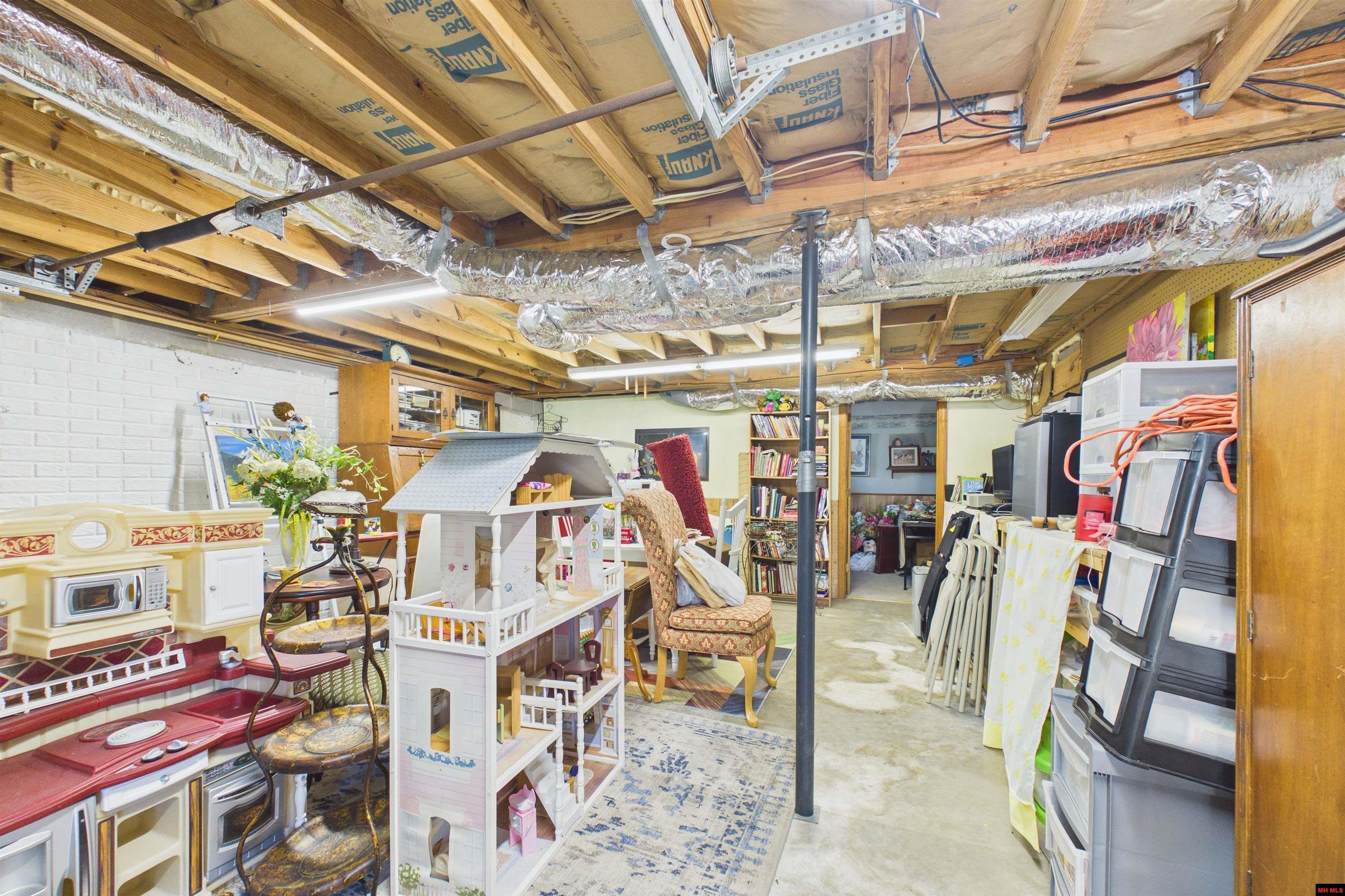 112 Thunderbird Lane