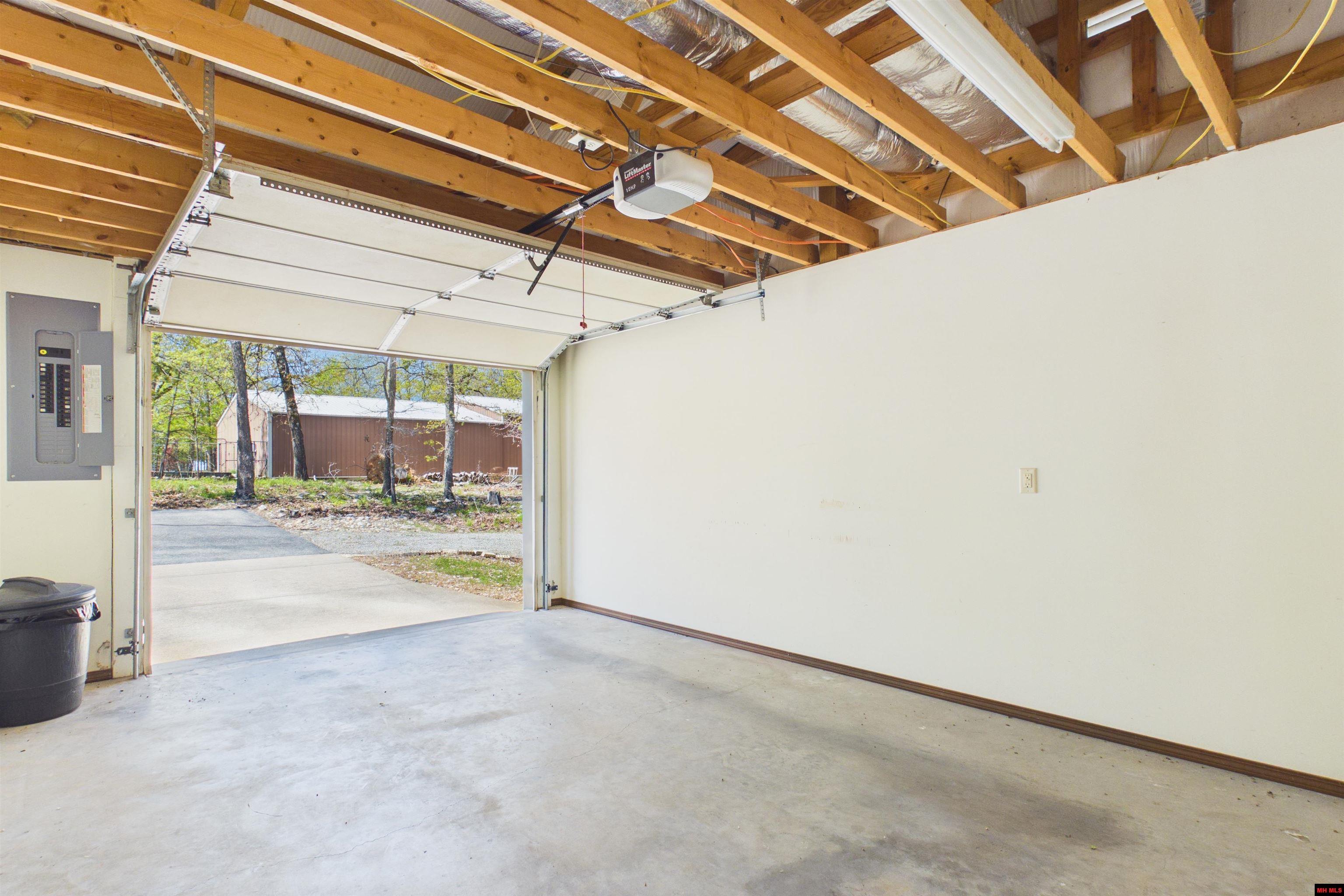 112 Thunderbird Lane