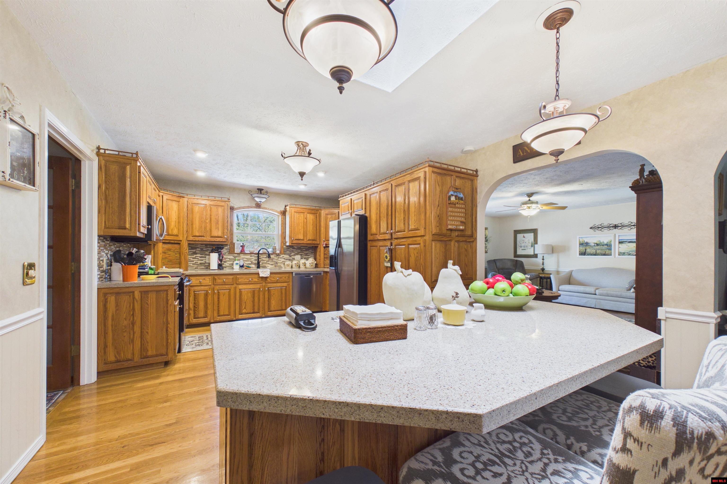 112 Thunderbird Lane