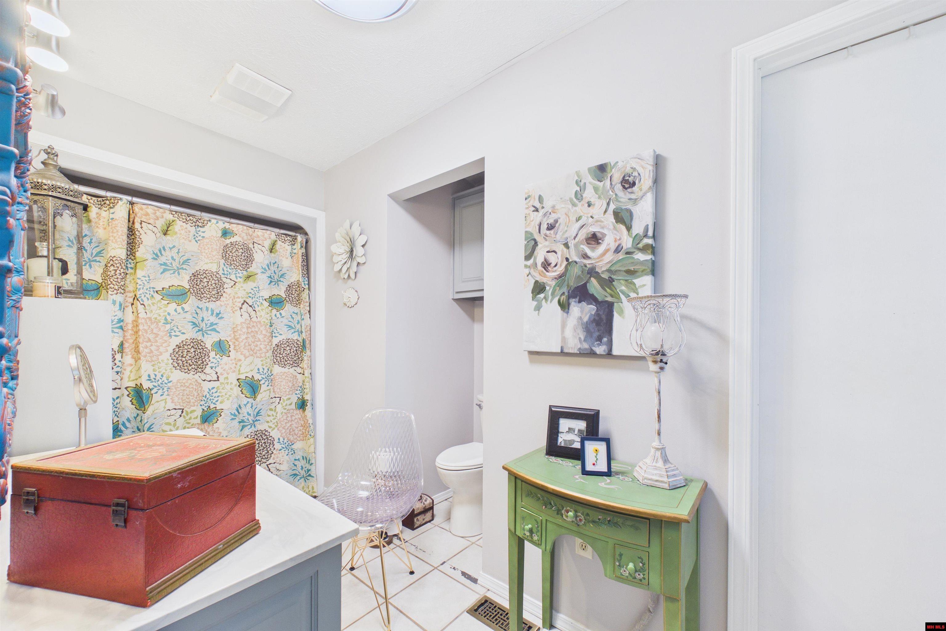 112 Thunderbird Lane