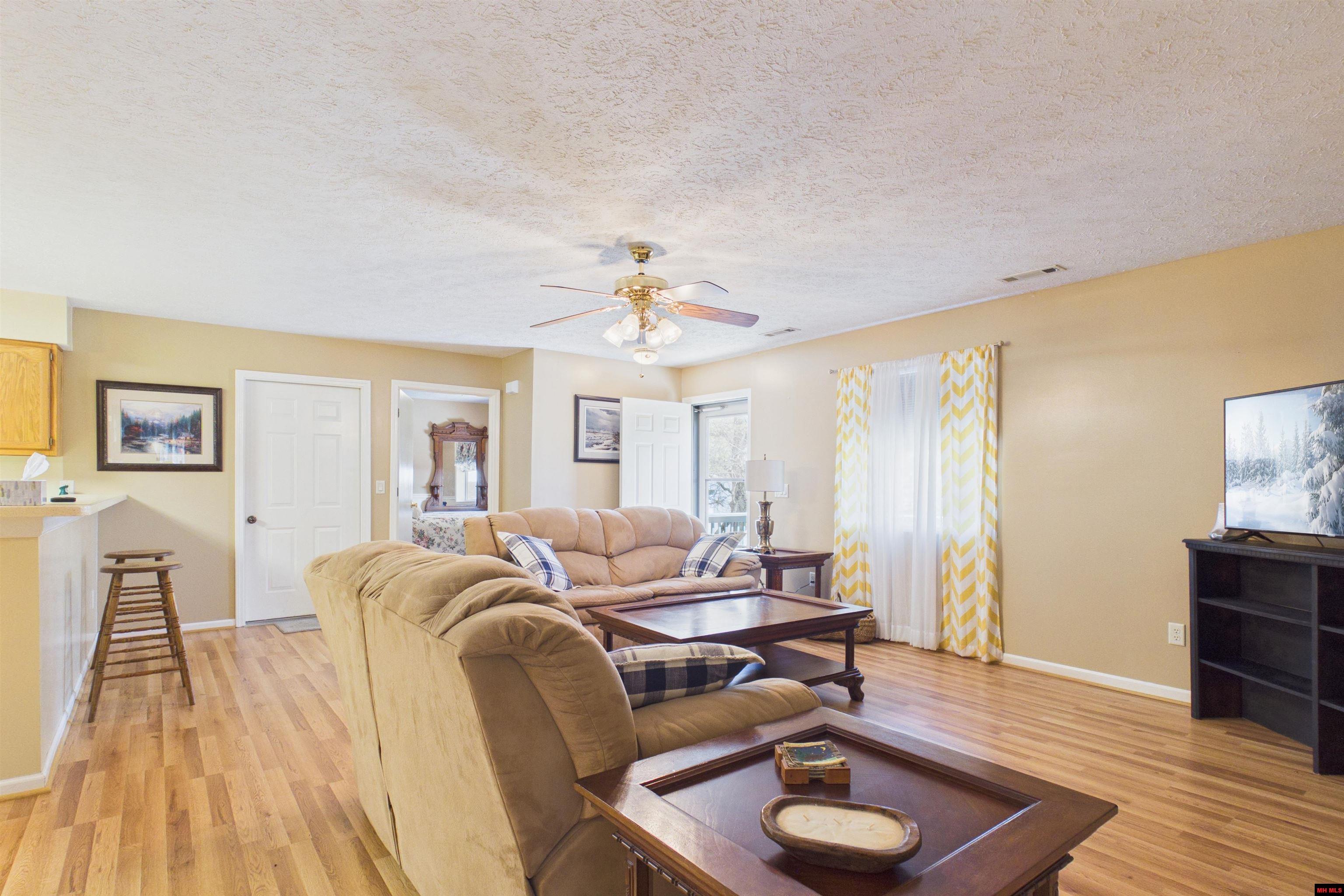 112 Thunderbird Lane