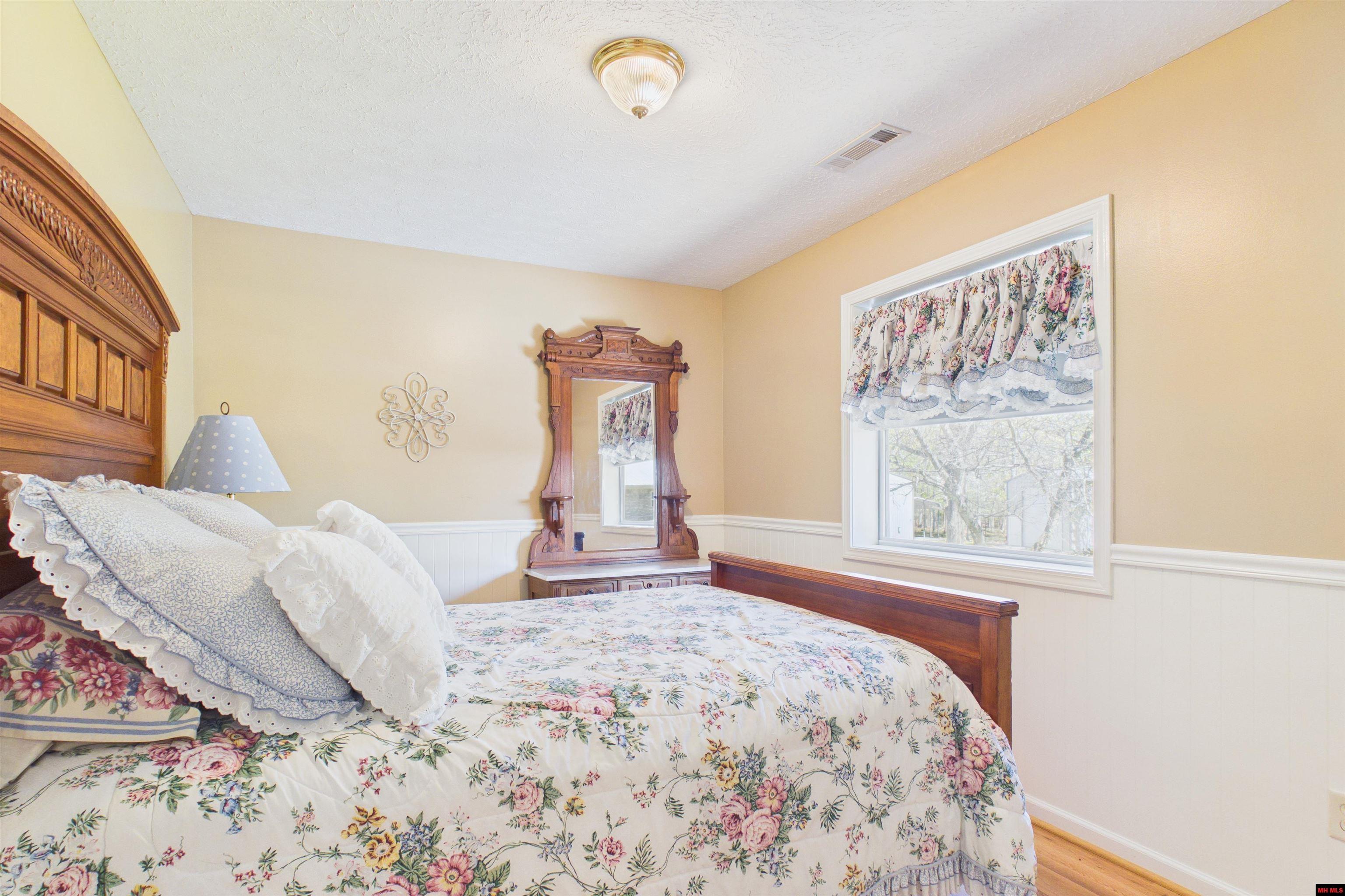 112 Thunderbird Lane