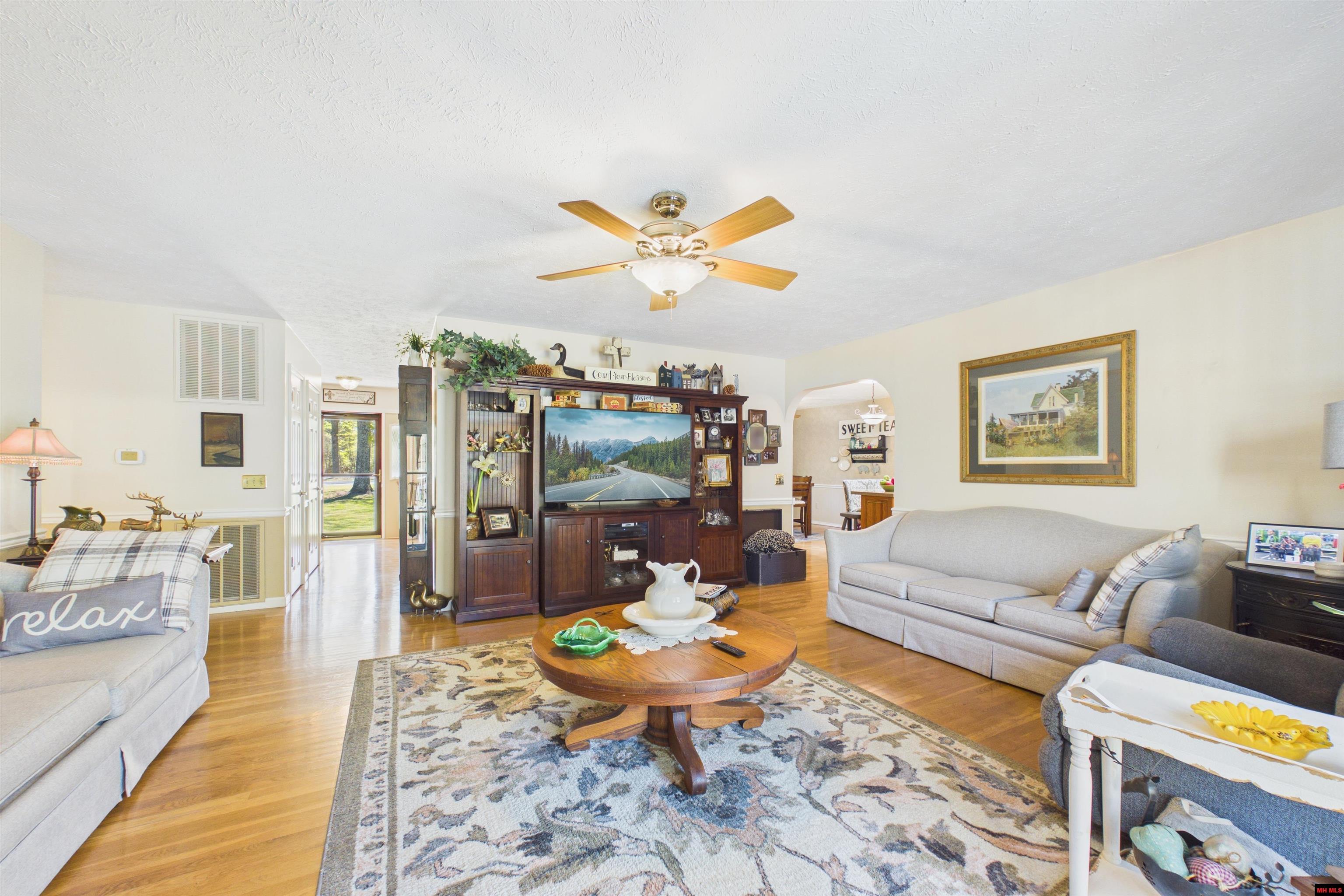 112 Thunderbird Lane