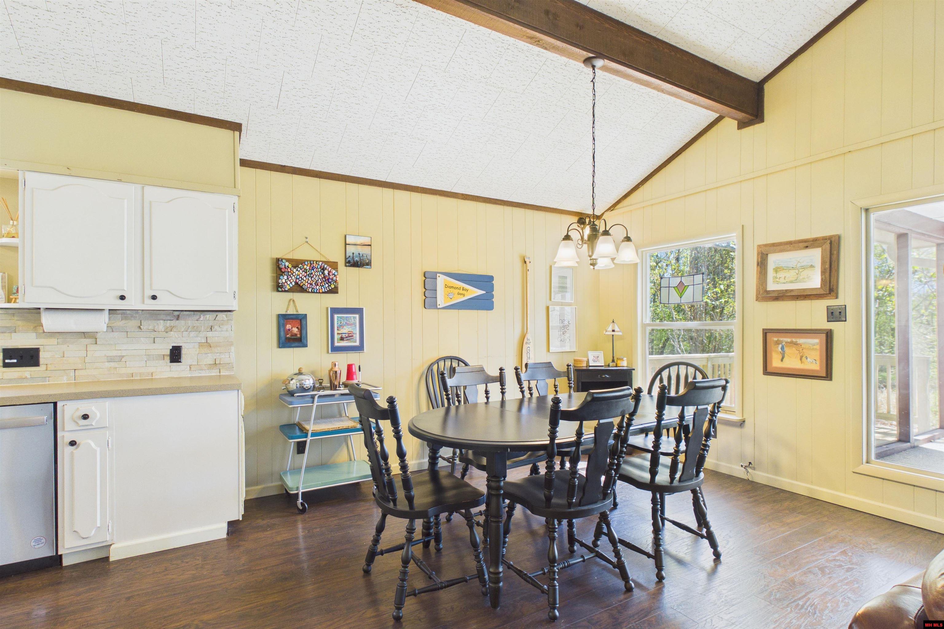 762 Diamond Bay Road