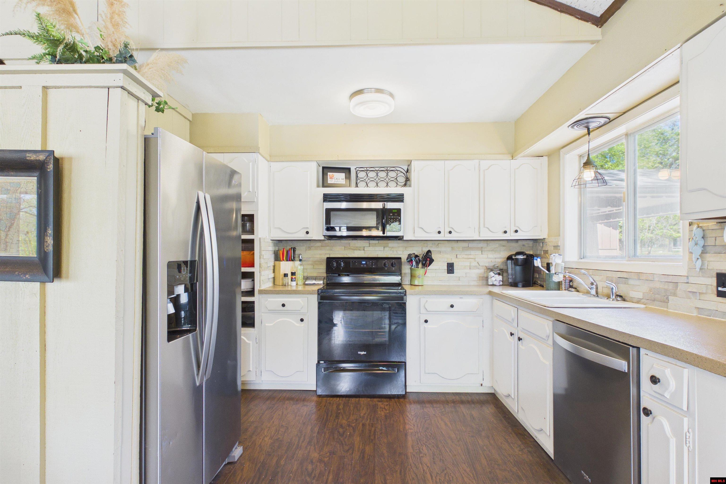 762 Diamond Bay Road