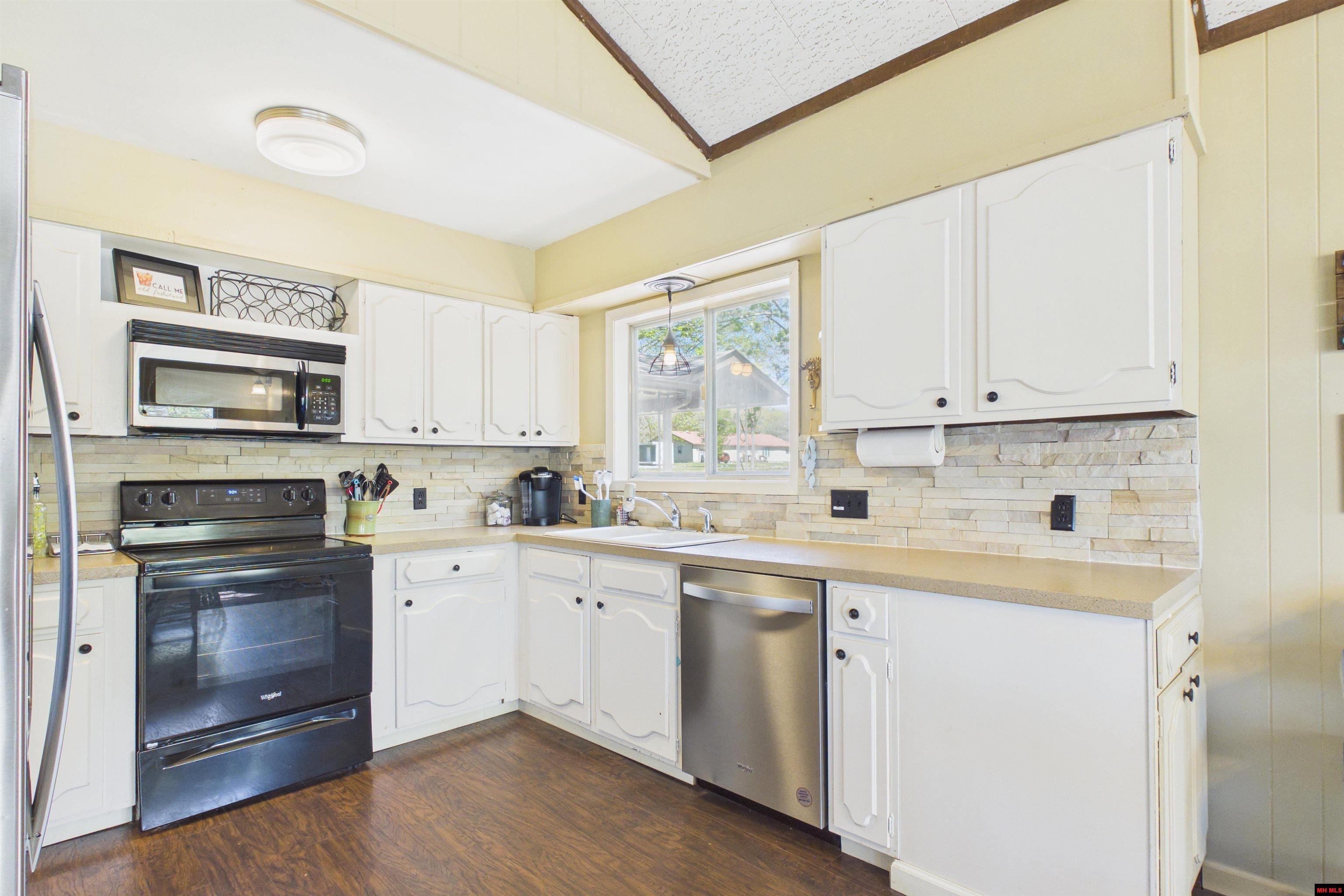 762 Diamond Bay Road