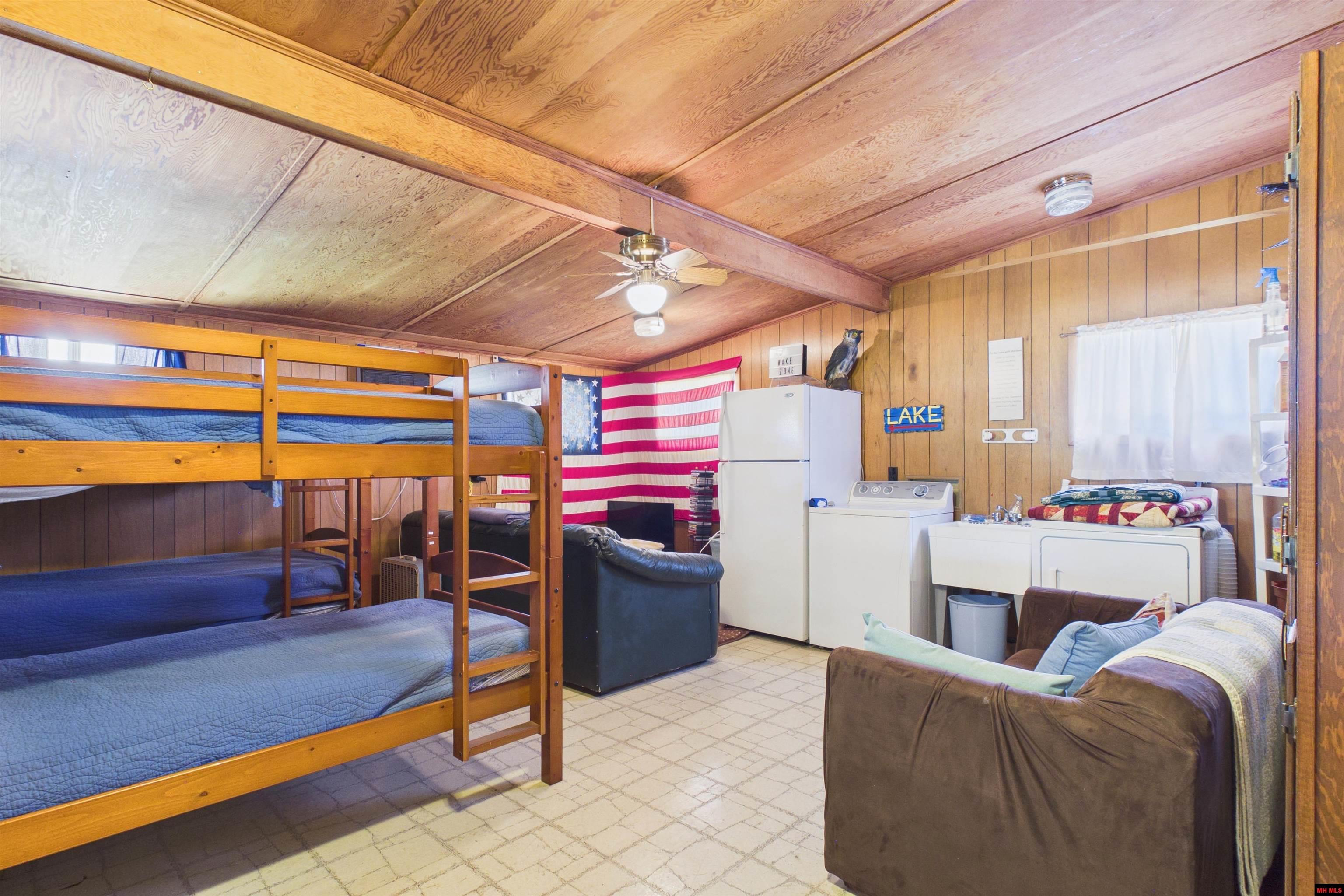 762 Diamond Bay Road