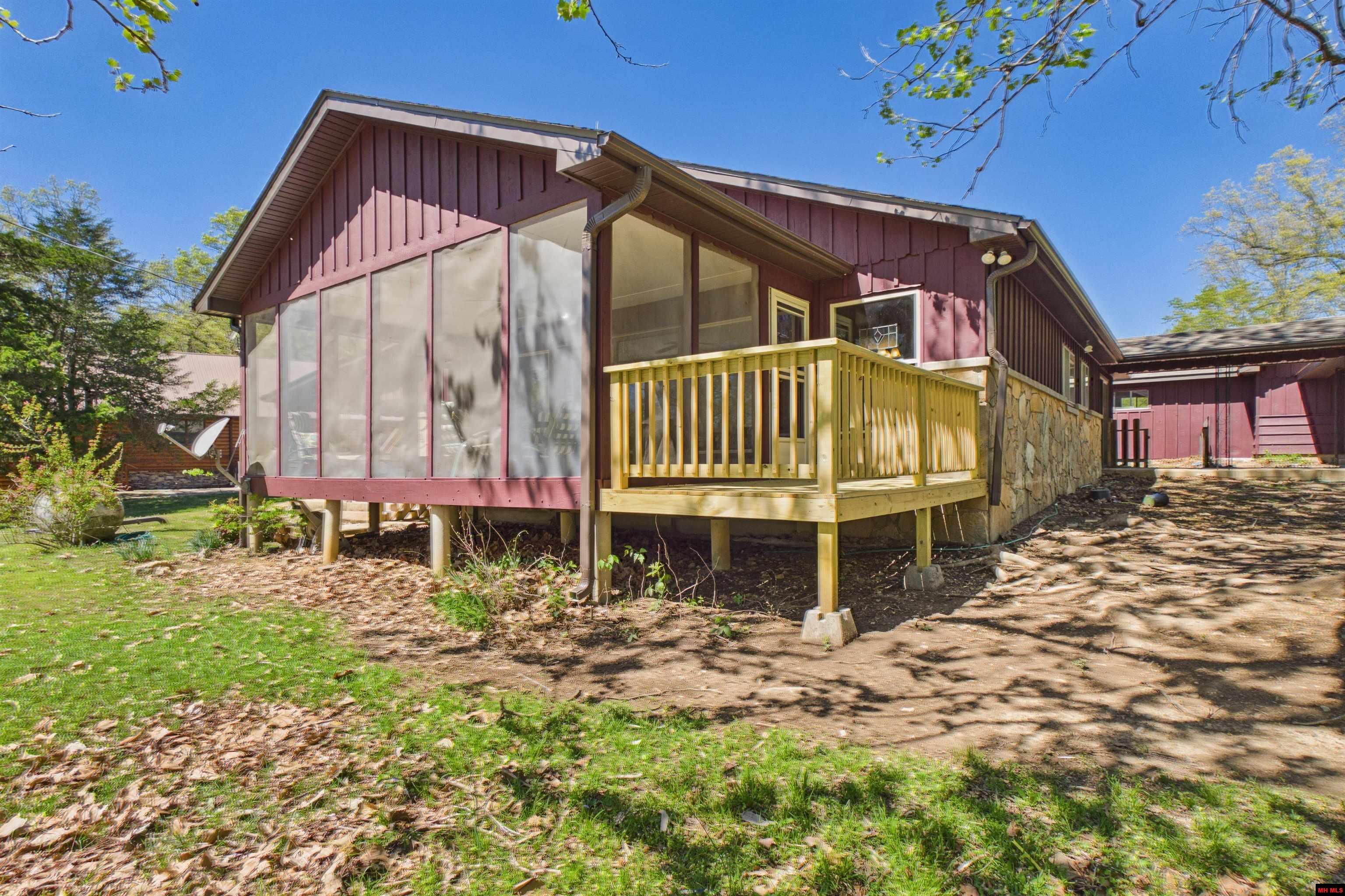 762 Diamond Bay Road