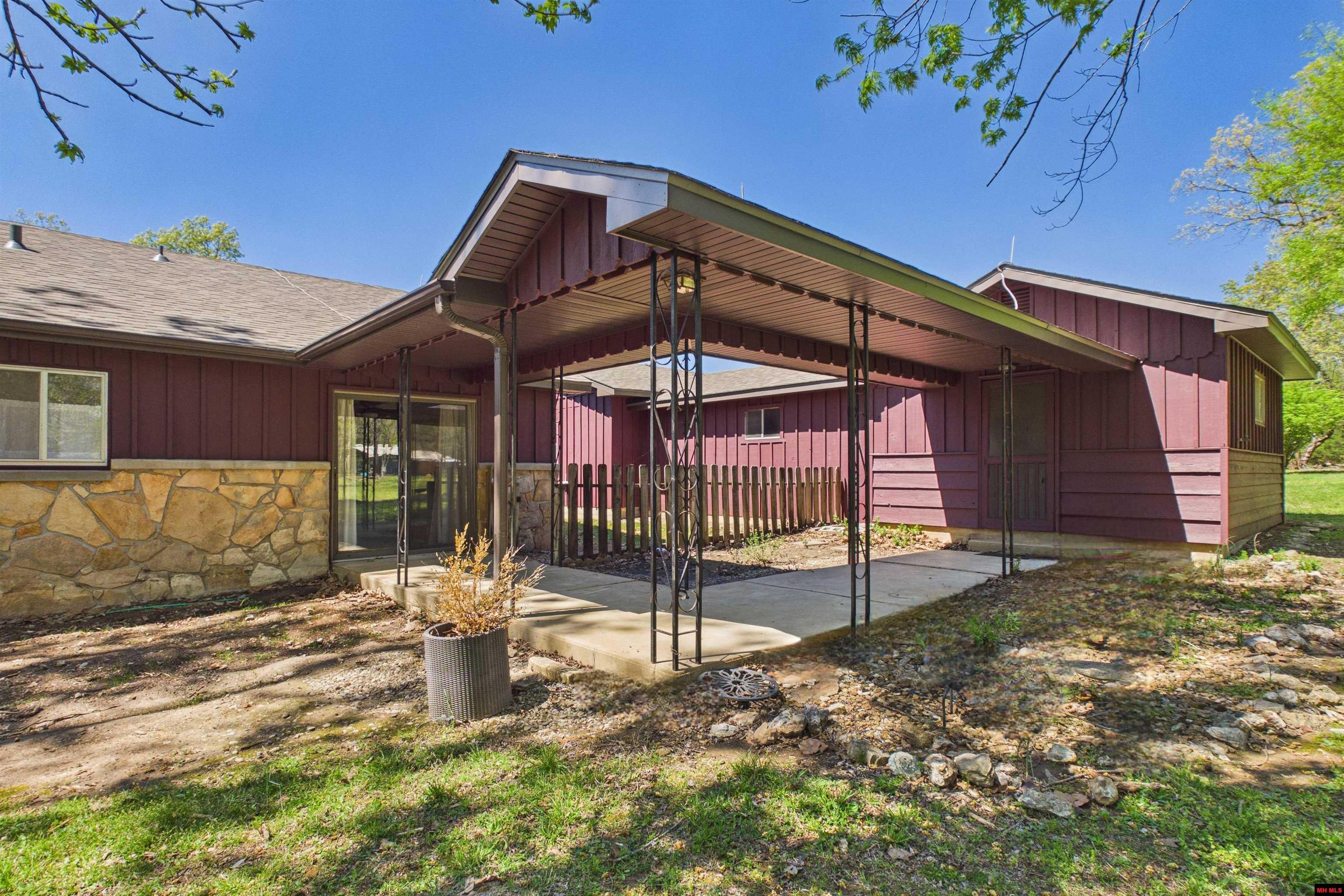 762 Diamond Bay Road