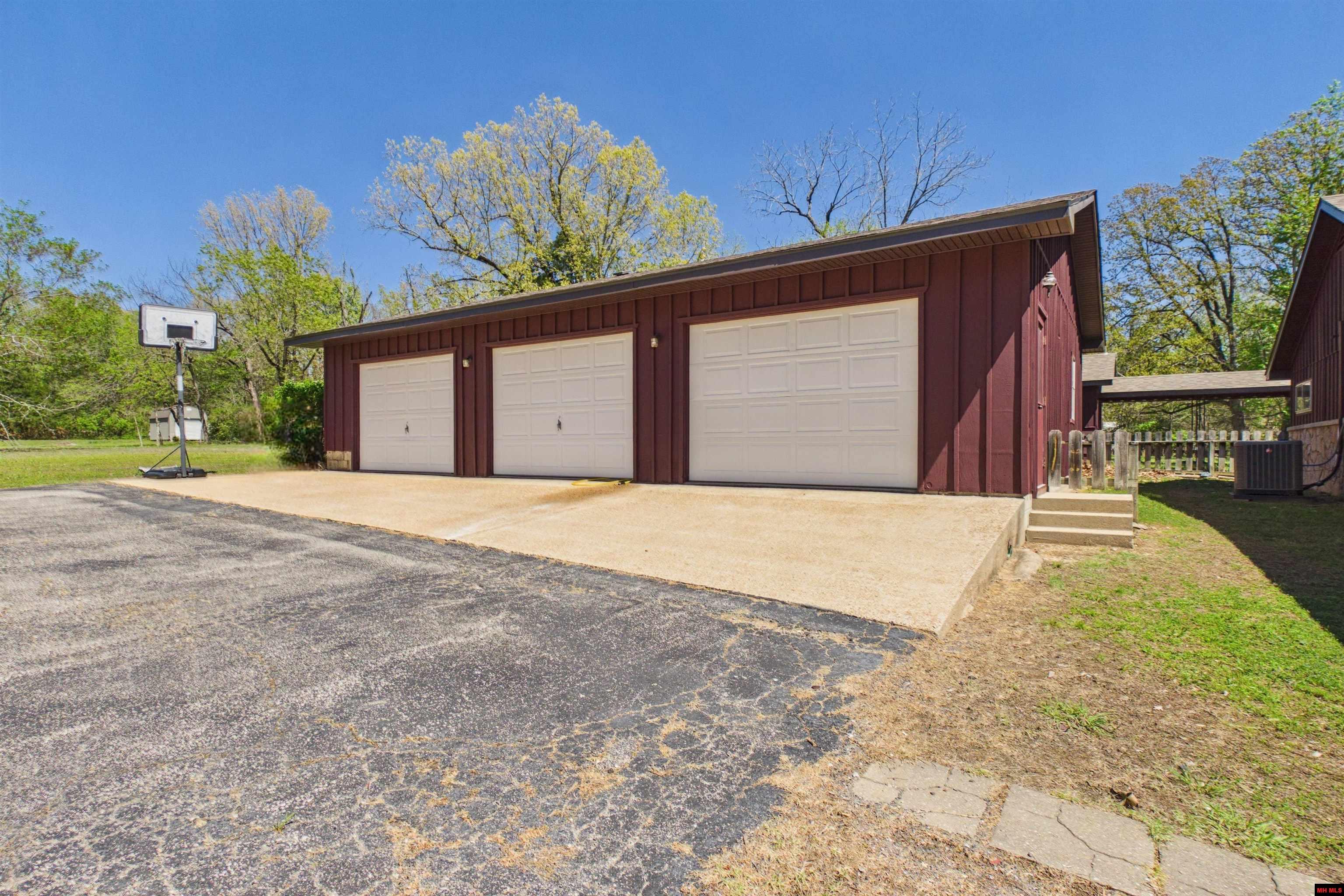 762 Diamond Bay Road