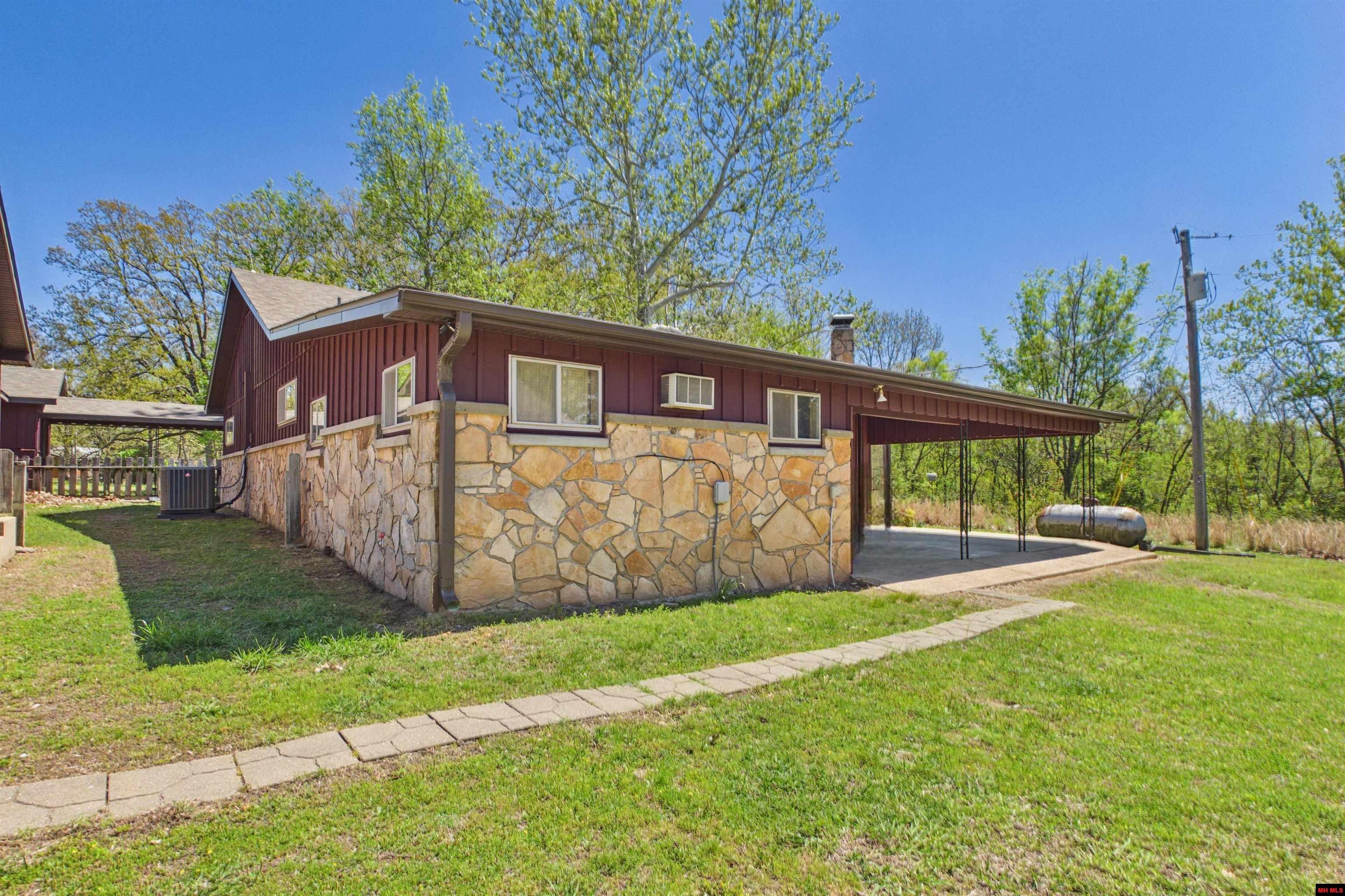 762 Diamond Bay Road