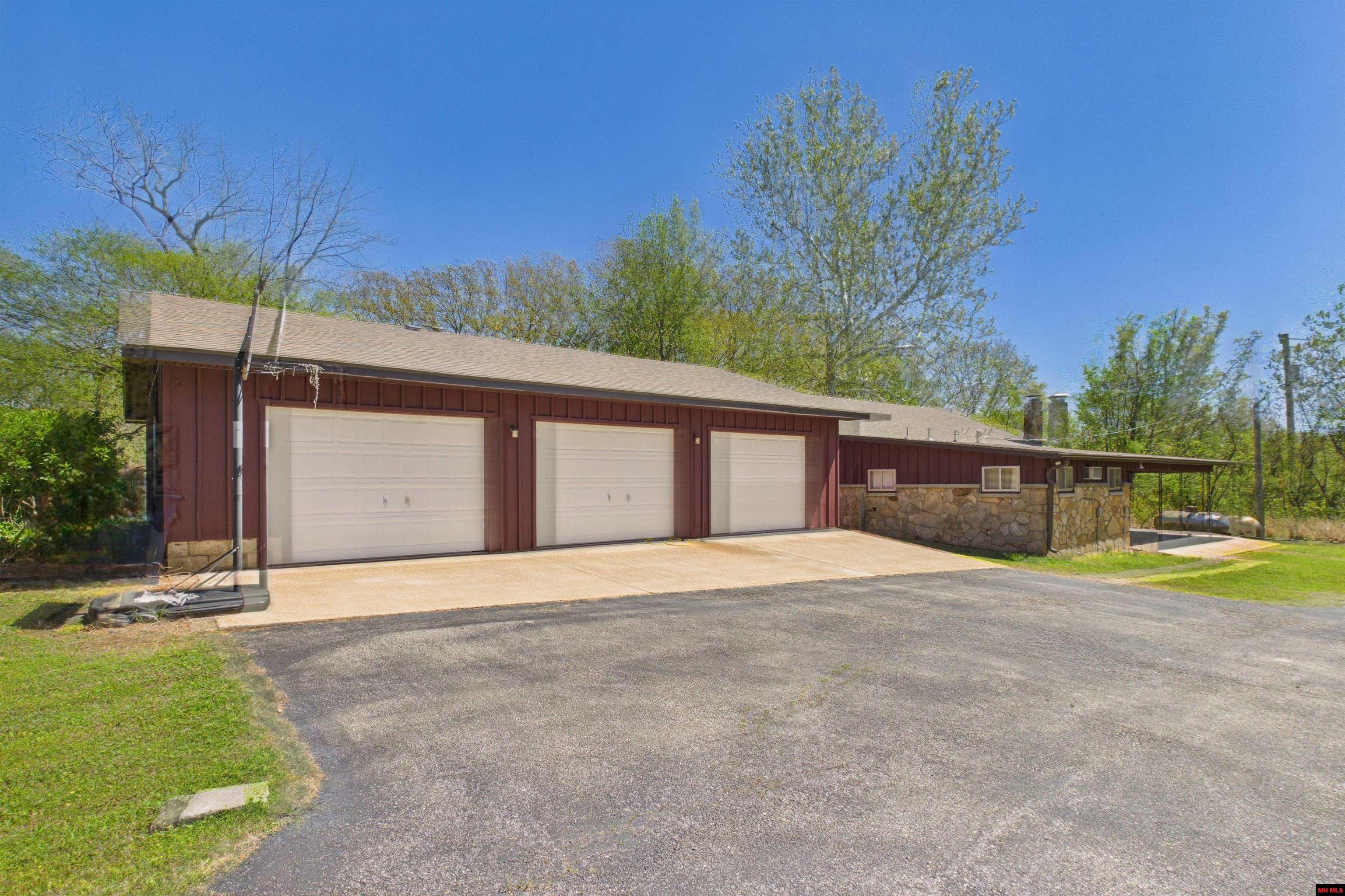 762 Diamond Bay Road