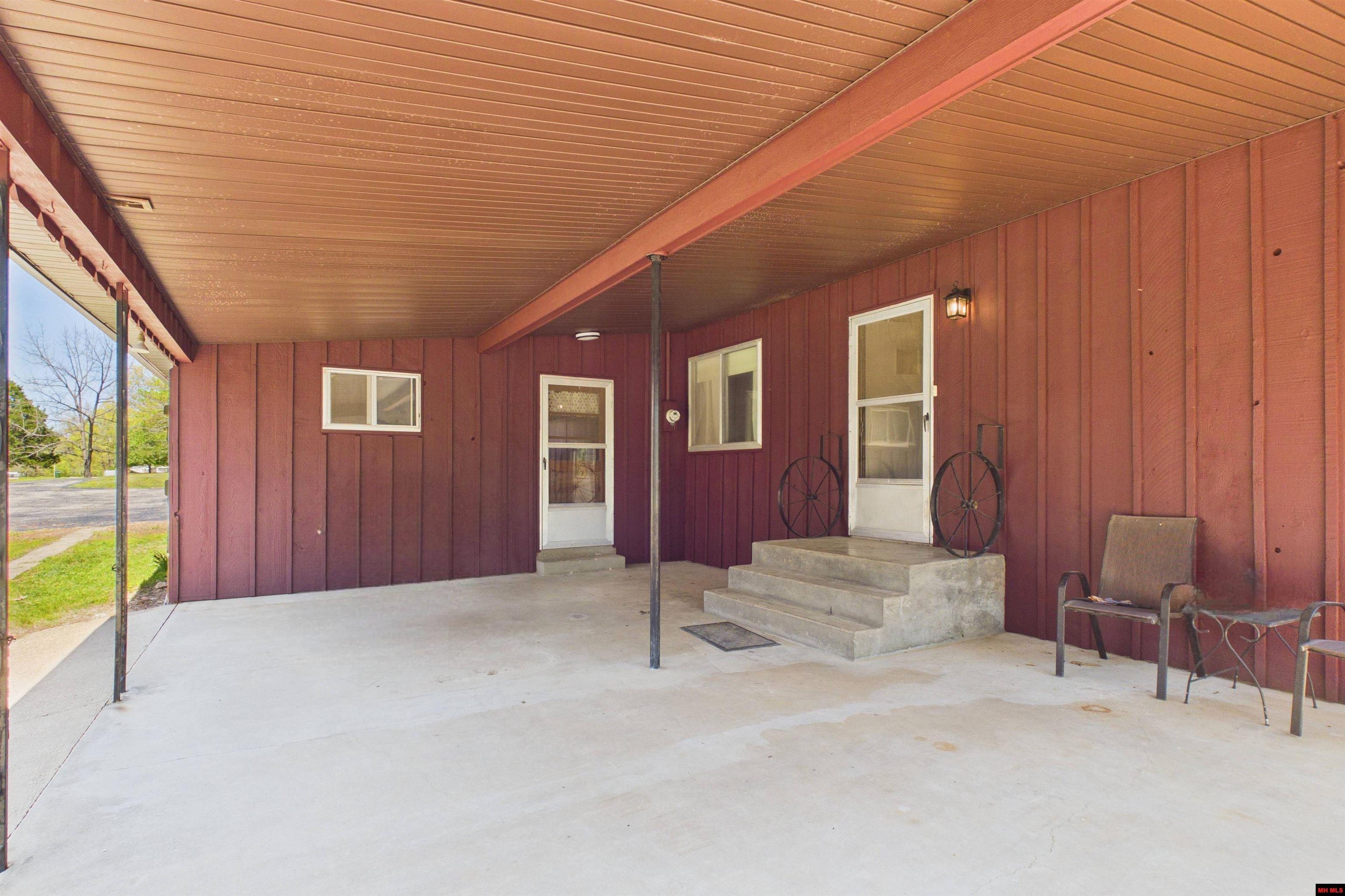 762 Diamond Bay Road