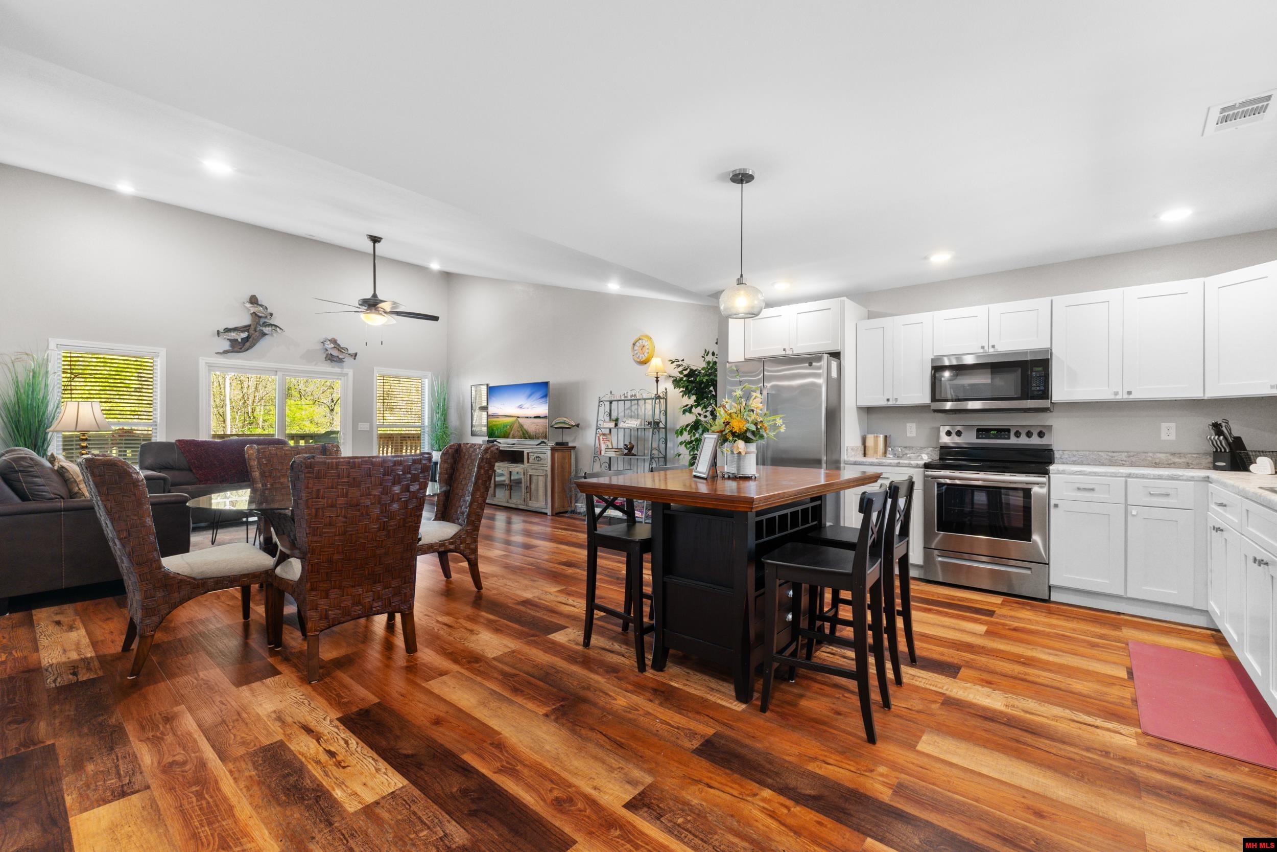 1912 A2 Central Boulevard