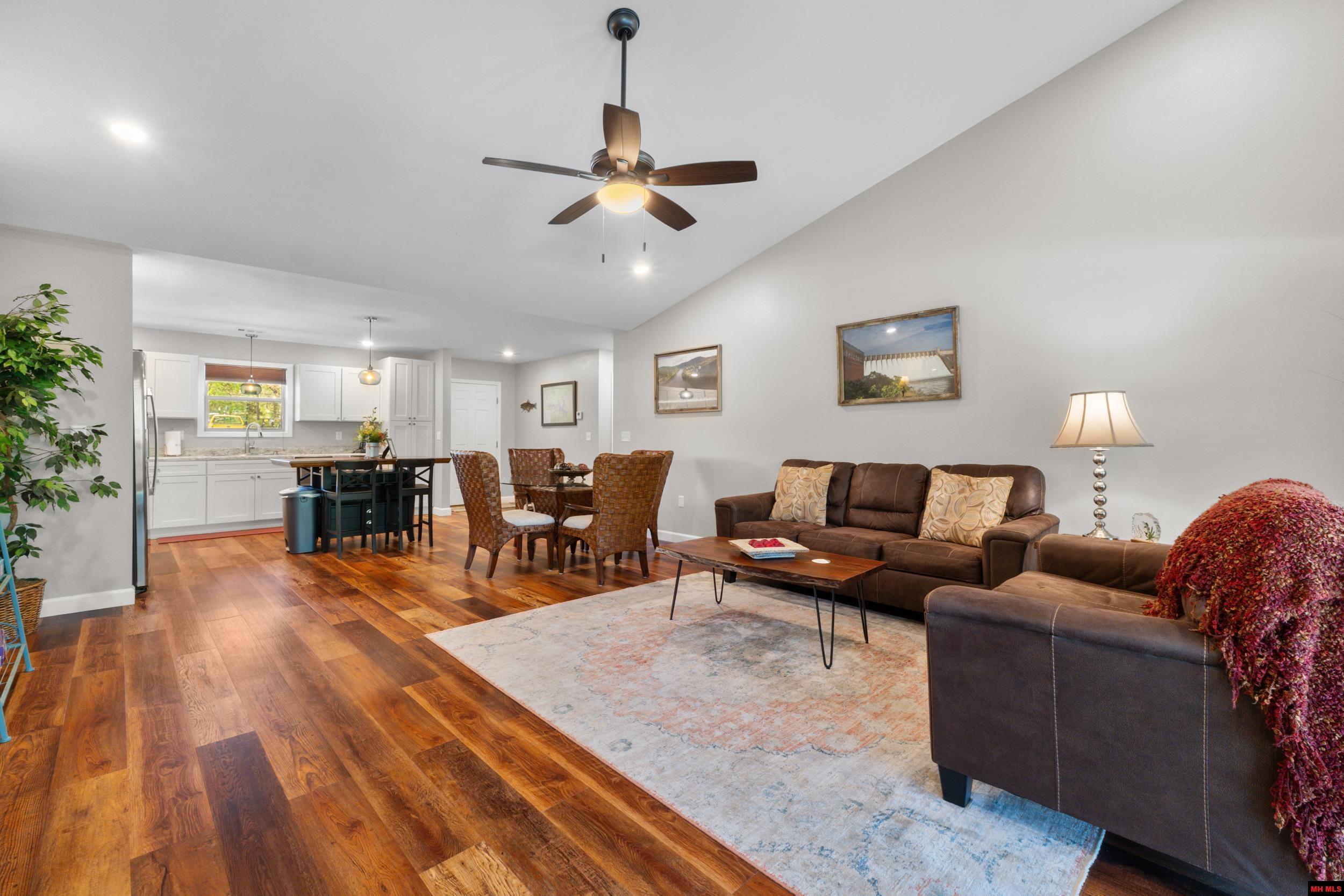 1912 A2 Central Boulevard