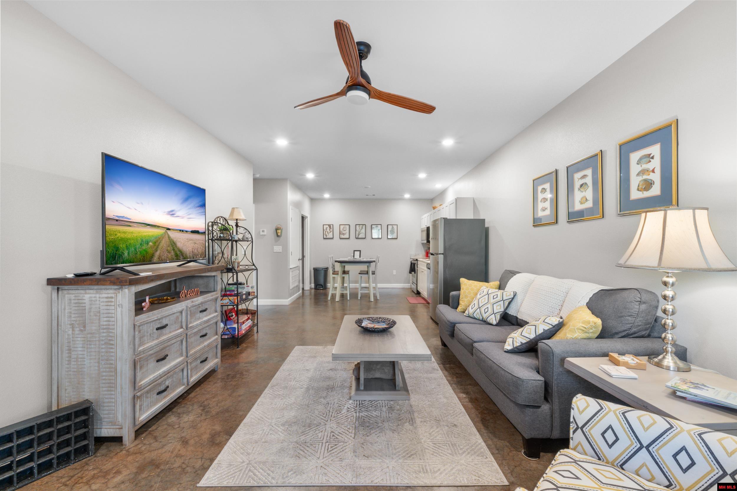 1912 A5 Central Boulevard