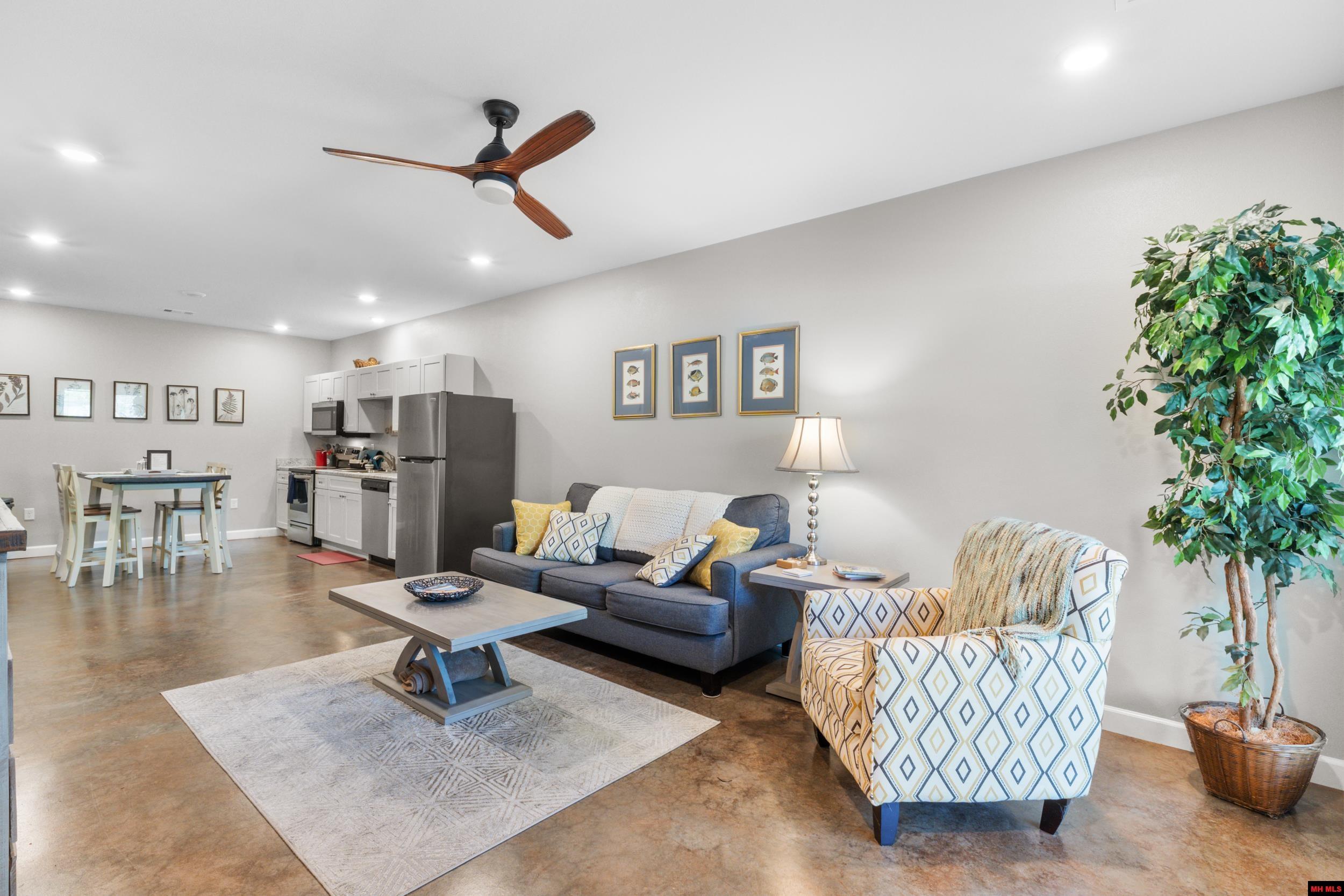 1912 A5 Central Boulevard