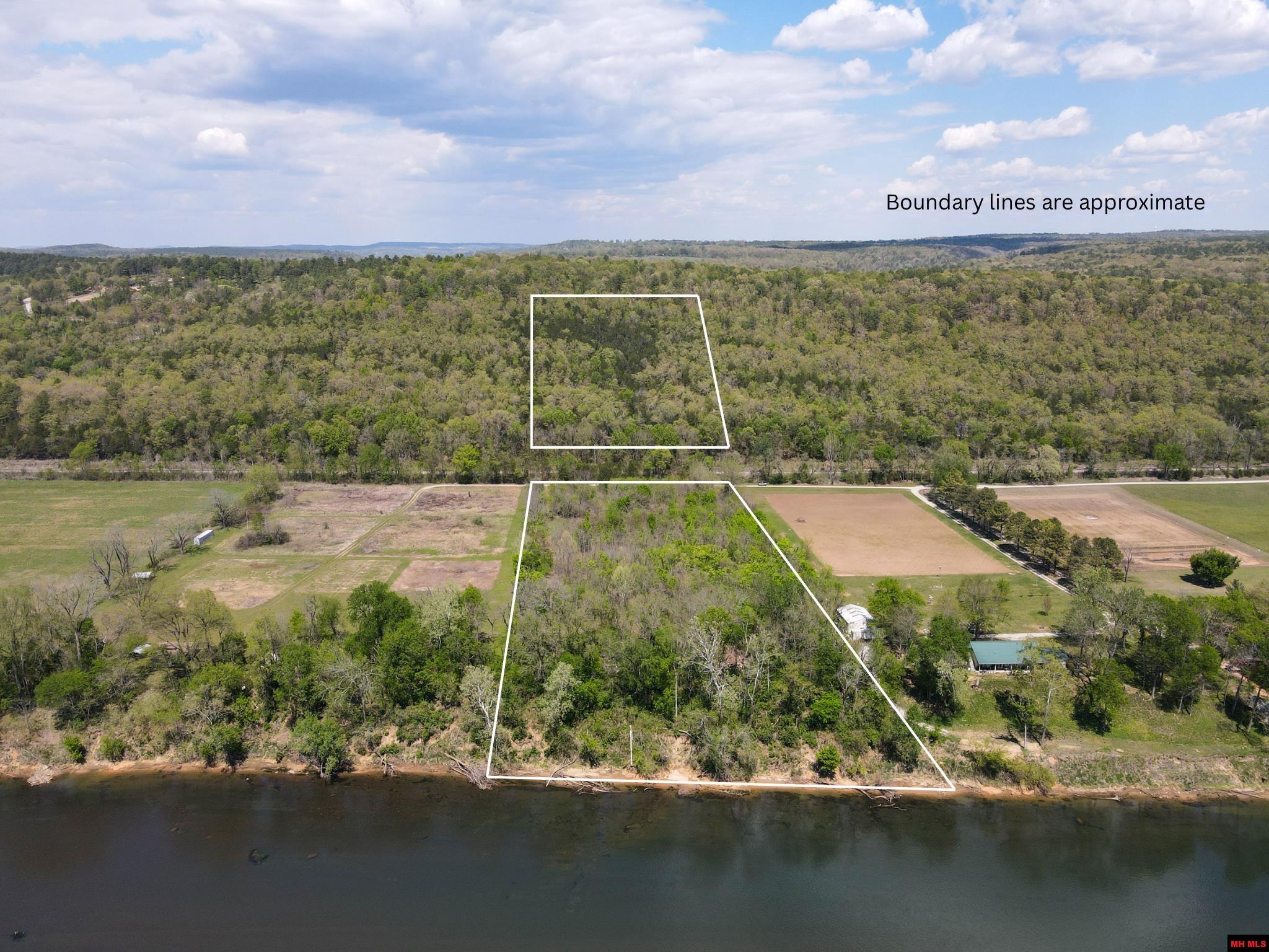 002-09569-000 Rivers Edge Place