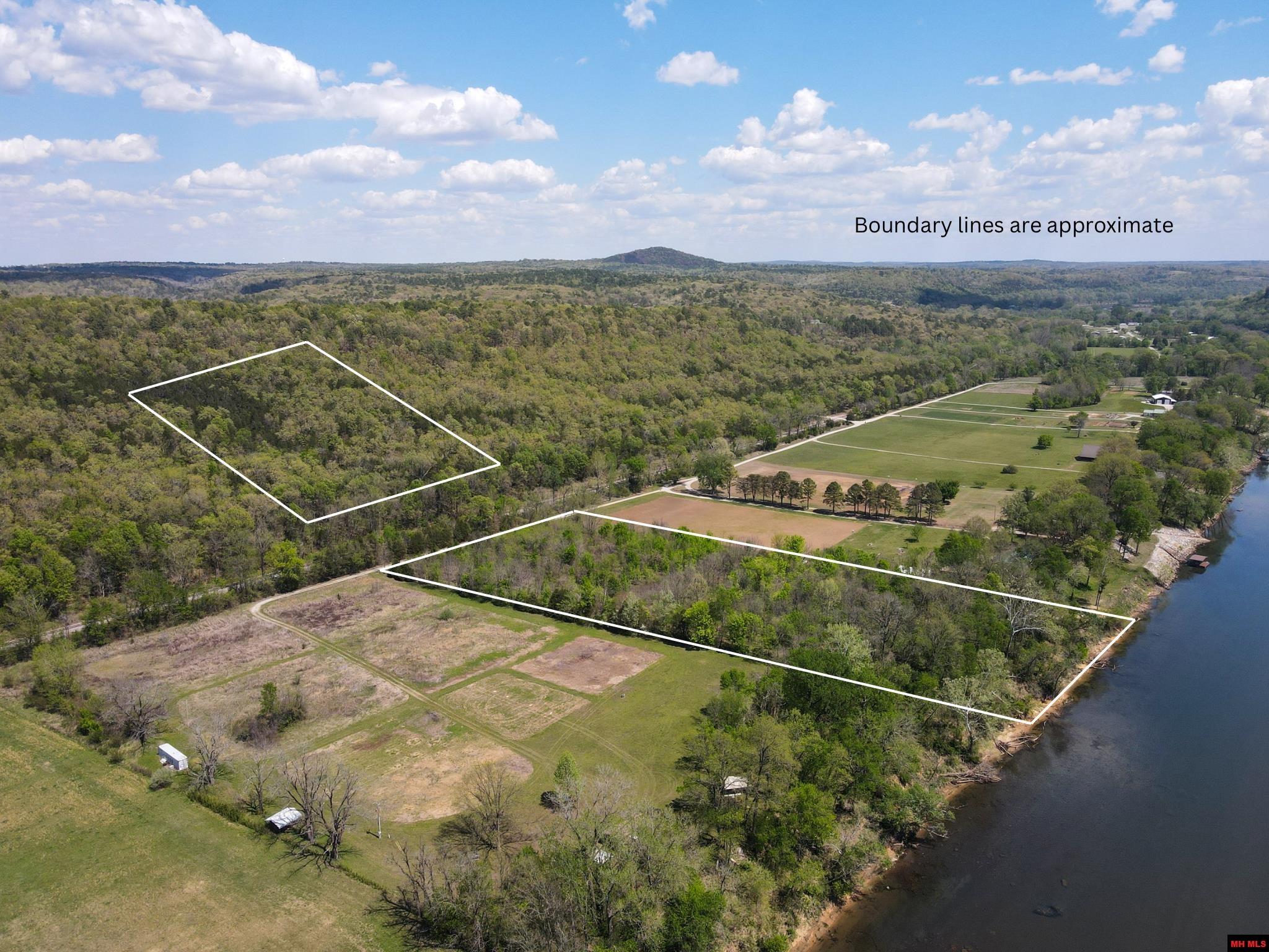 002-09569-000 Rivers Edge Place