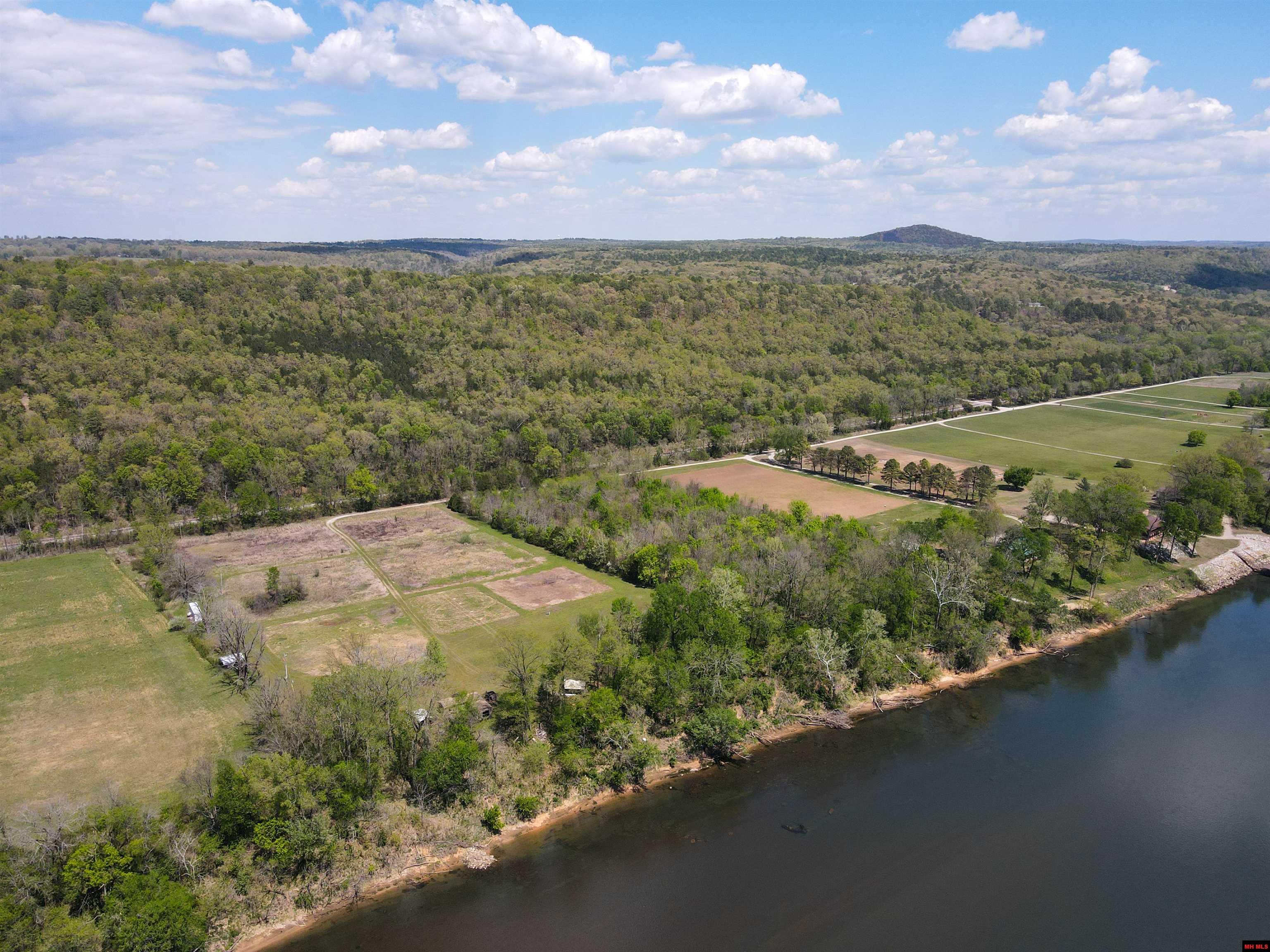 002-09569-000 Rivers Edge Place