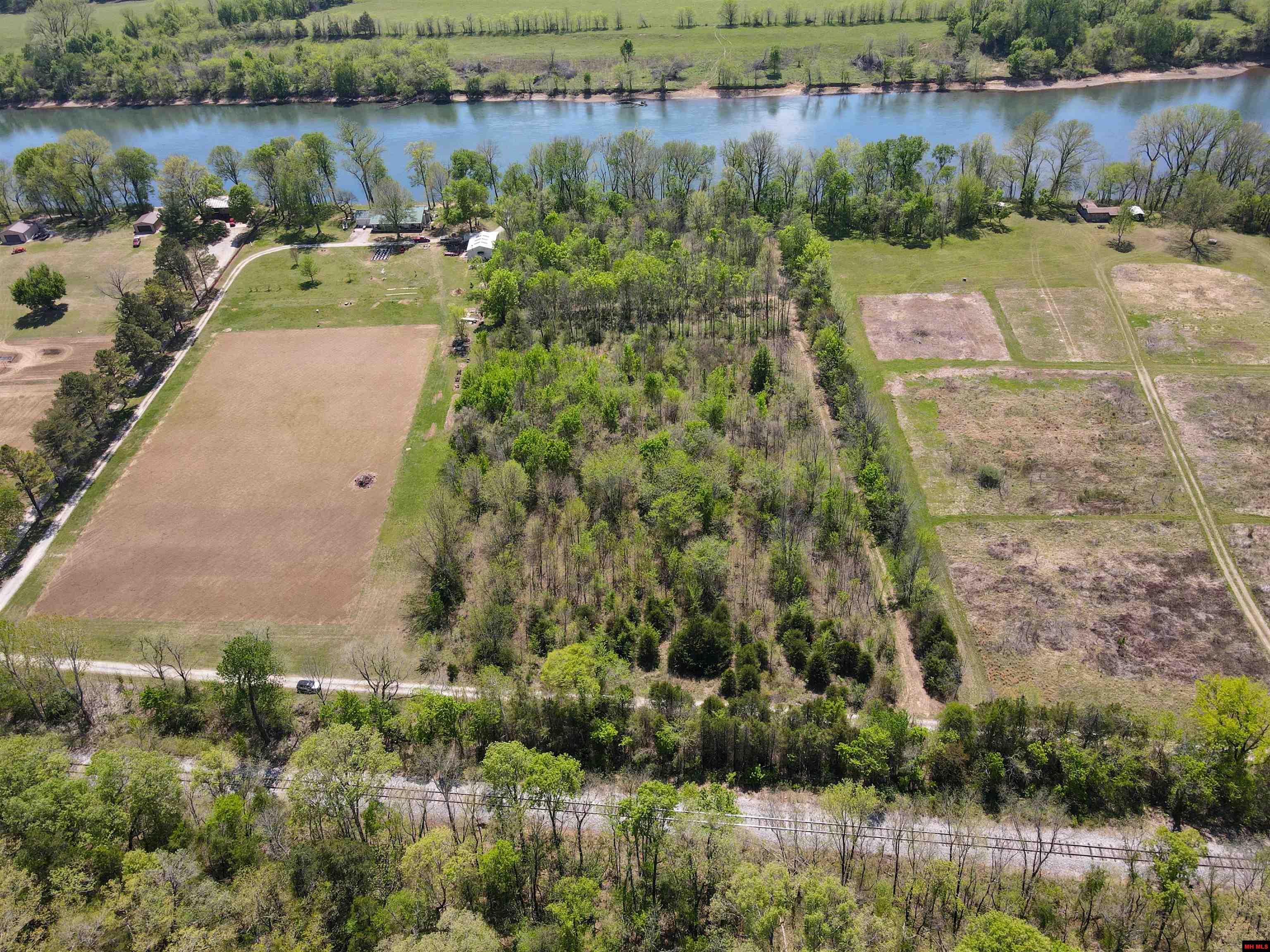 002-09569-000 Rivers Edge Place