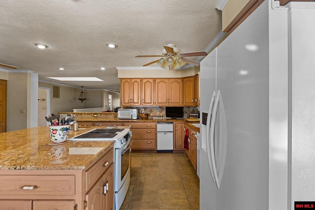 2015 FULLER Mountain Home, AR