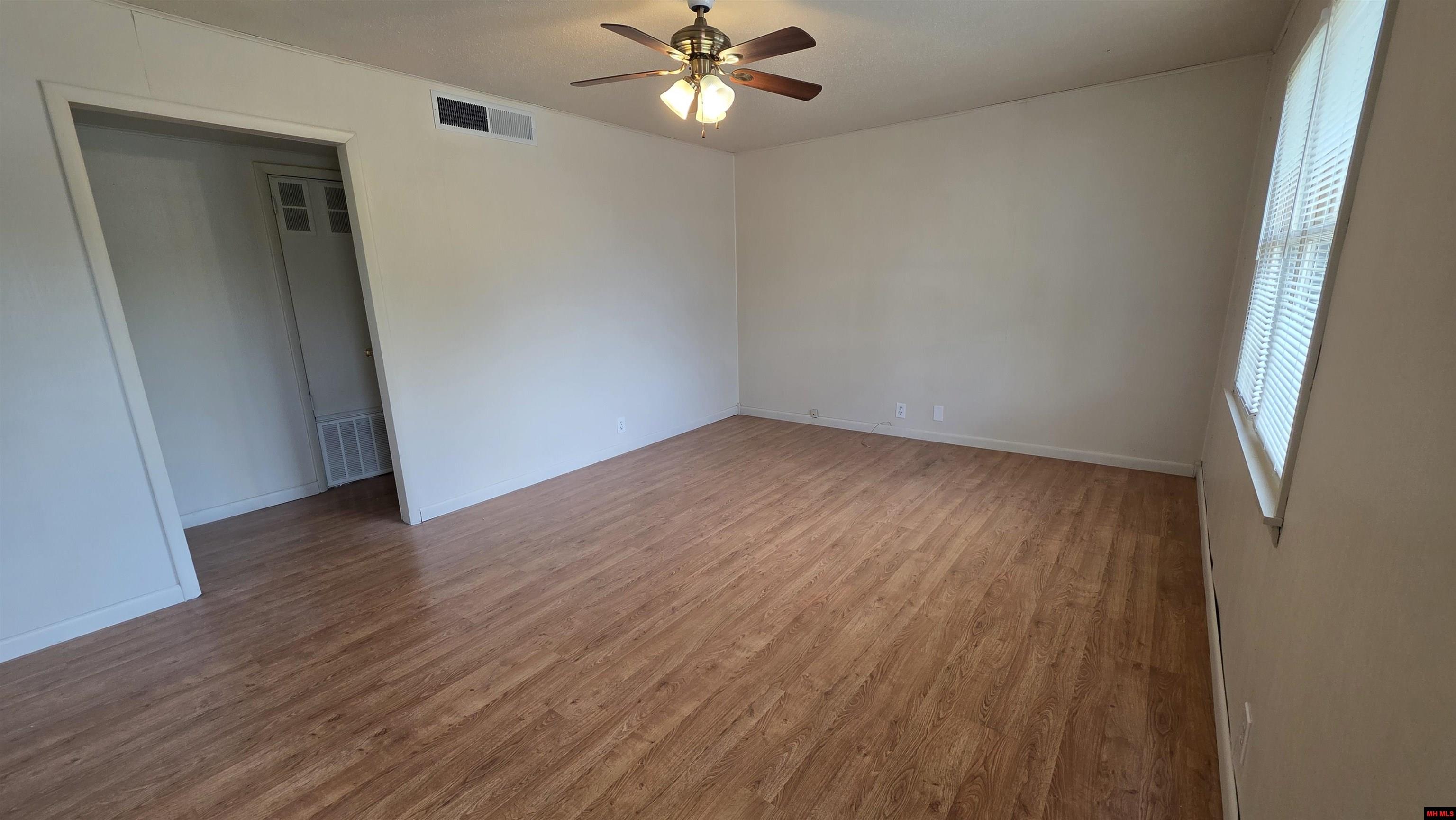 119 W JOHNSON DRIVE Flippin, AR 72634