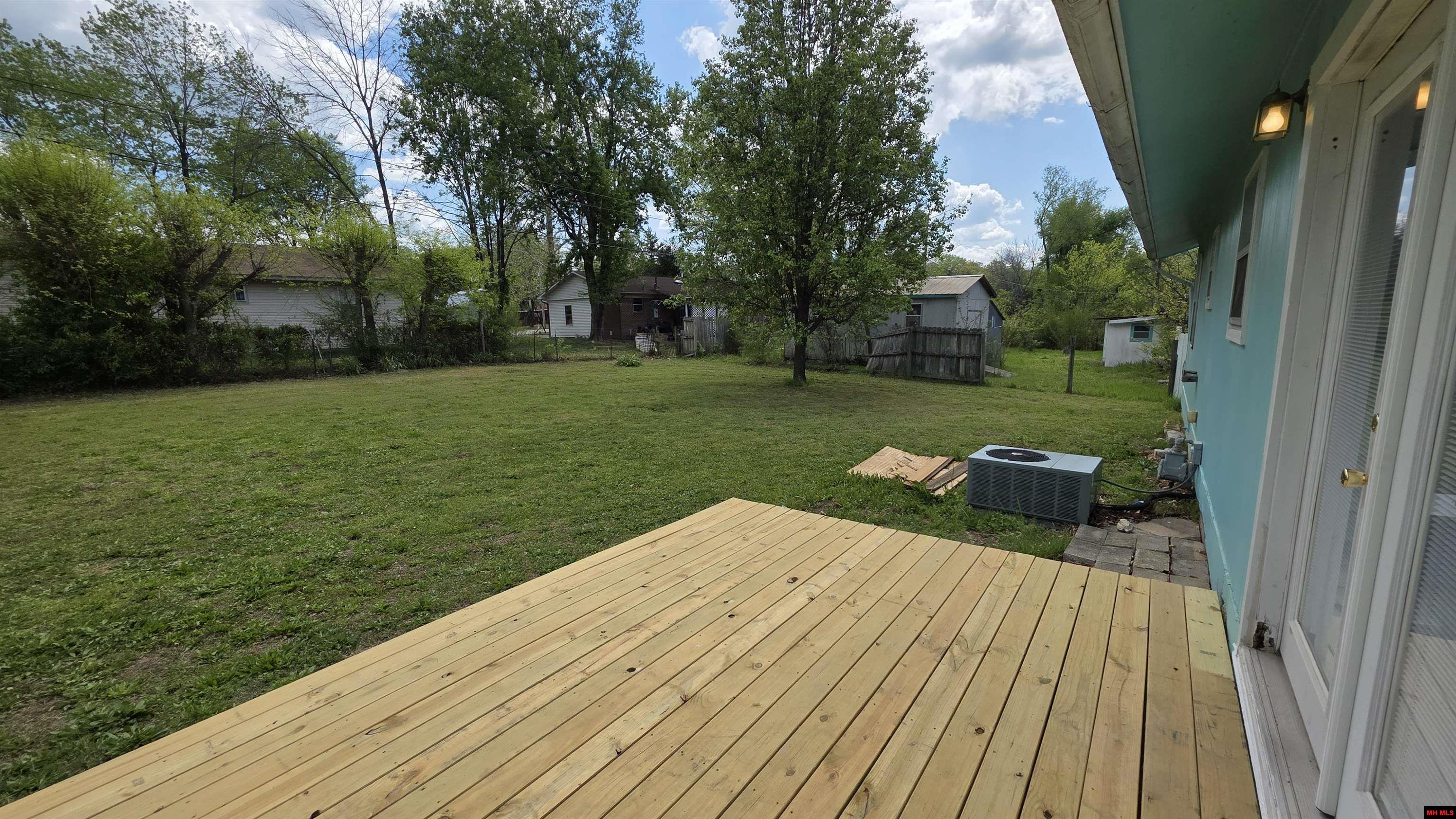 119 W JOHNSON DRIVE Flippin, AR 72634