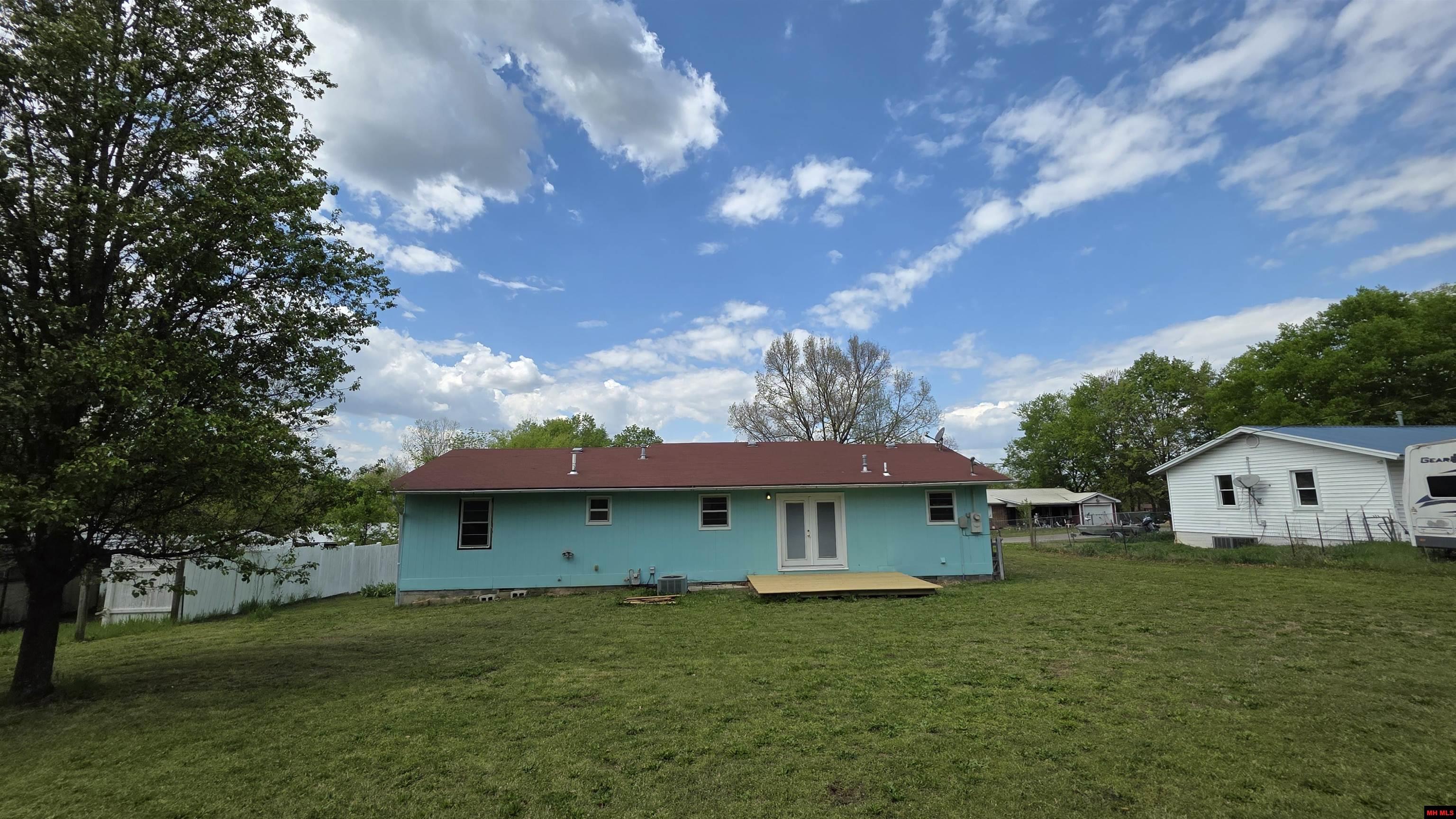 119 W JOHNSON DRIVE Flippin, AR 72634