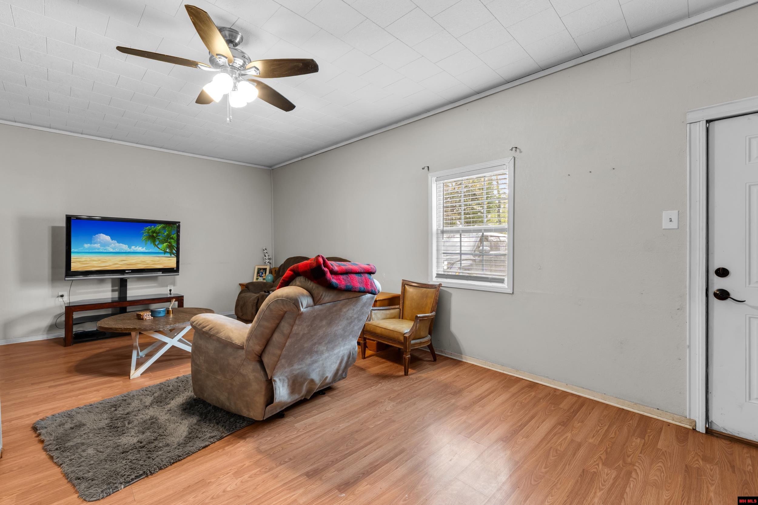3346 Buford Cutoff