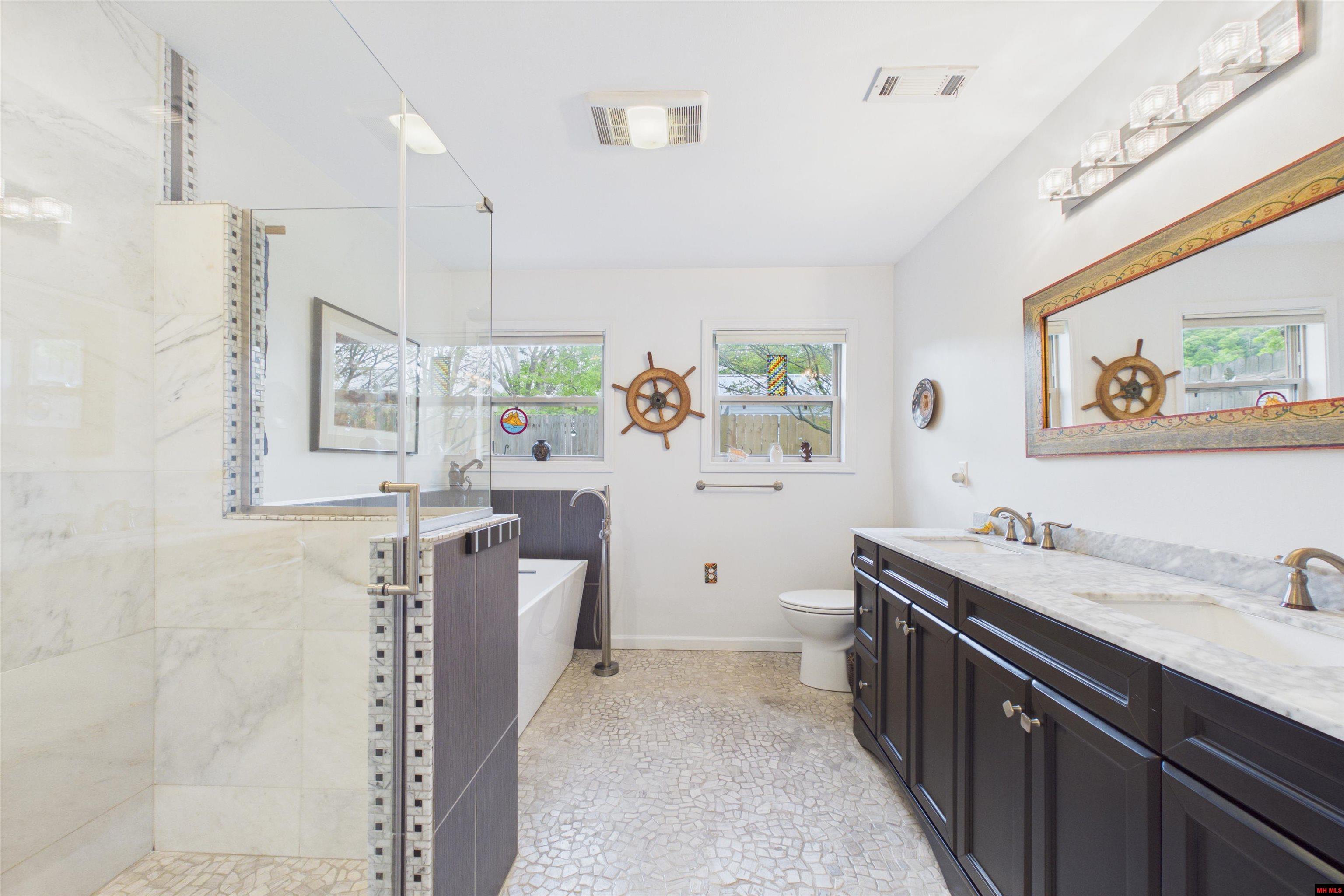 2752 Riverview Drive