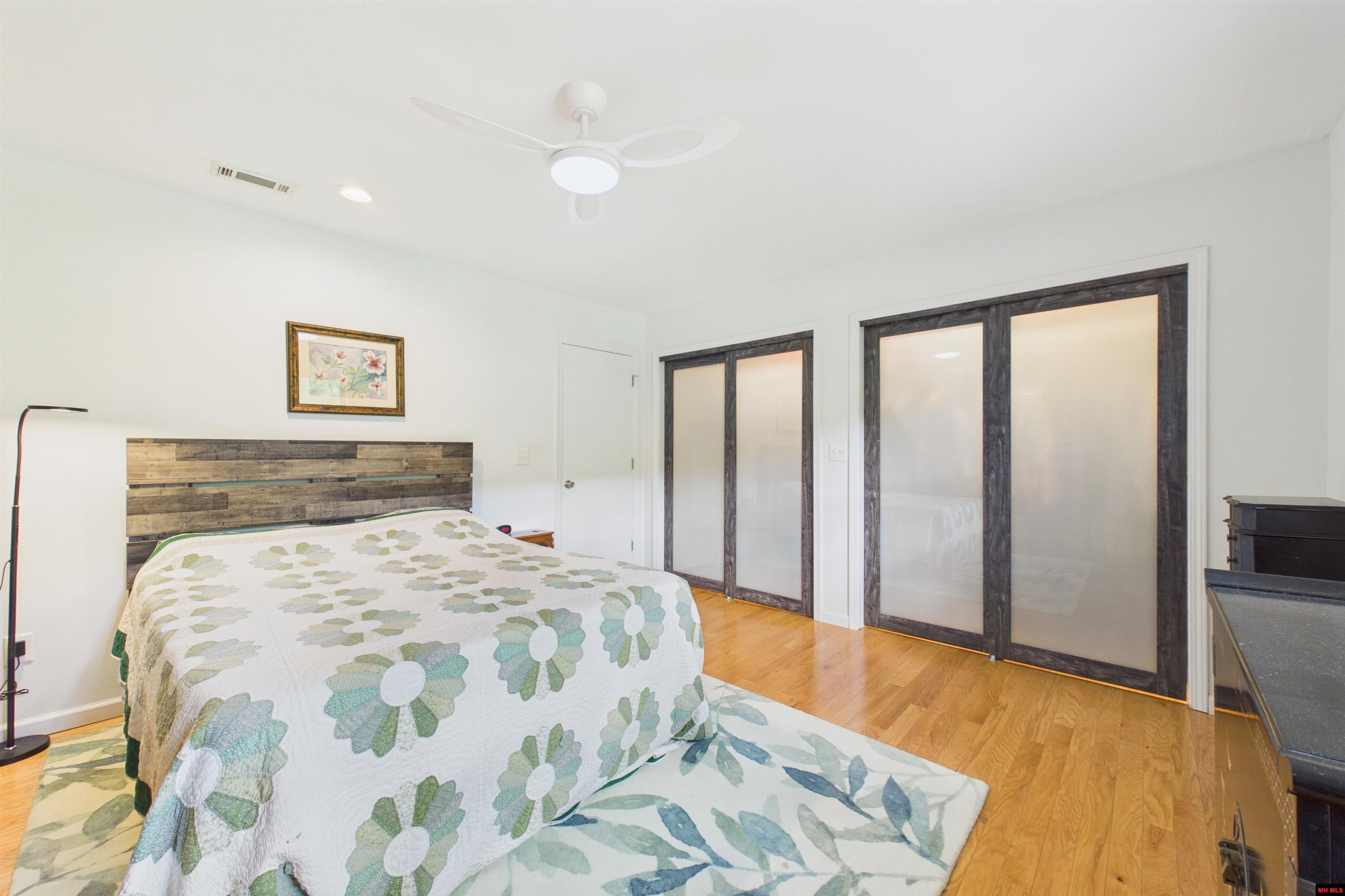 2752 Riverview Drive