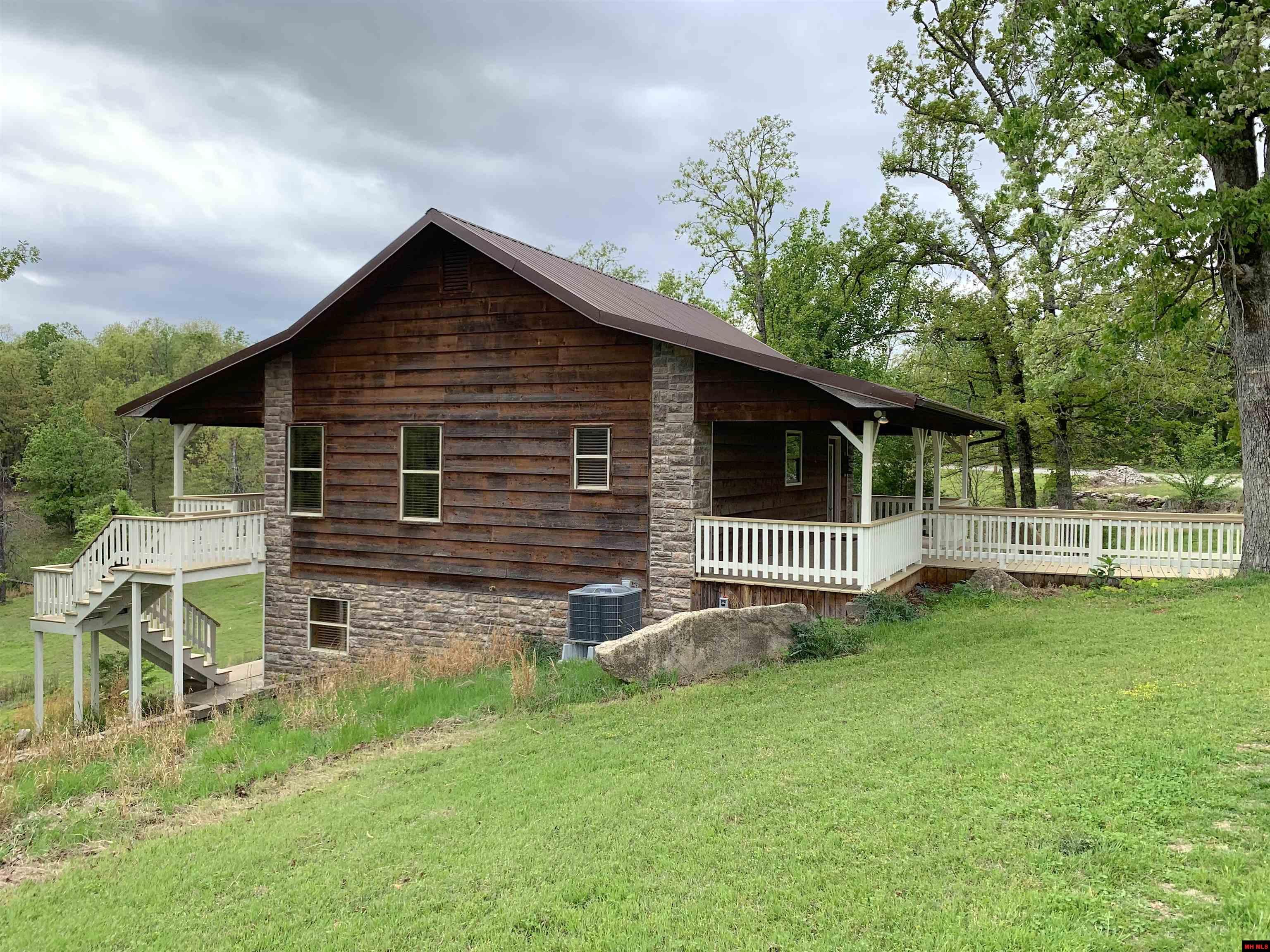 1461 Spotted Oak Road