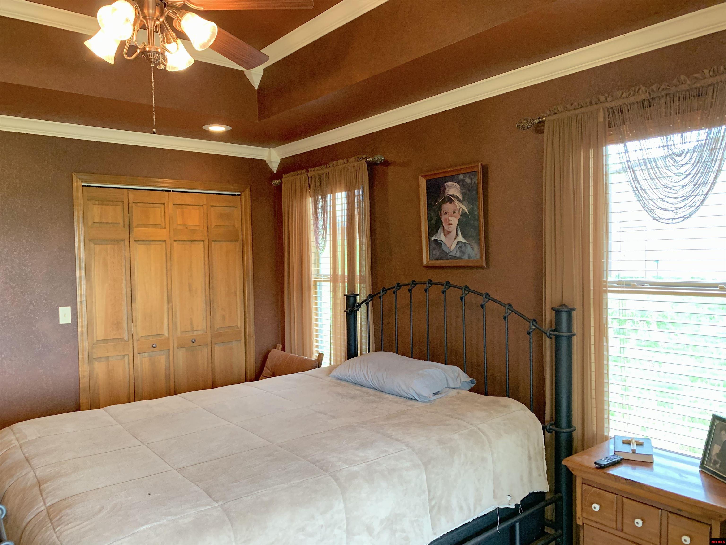 1461 Spotted Oak Road