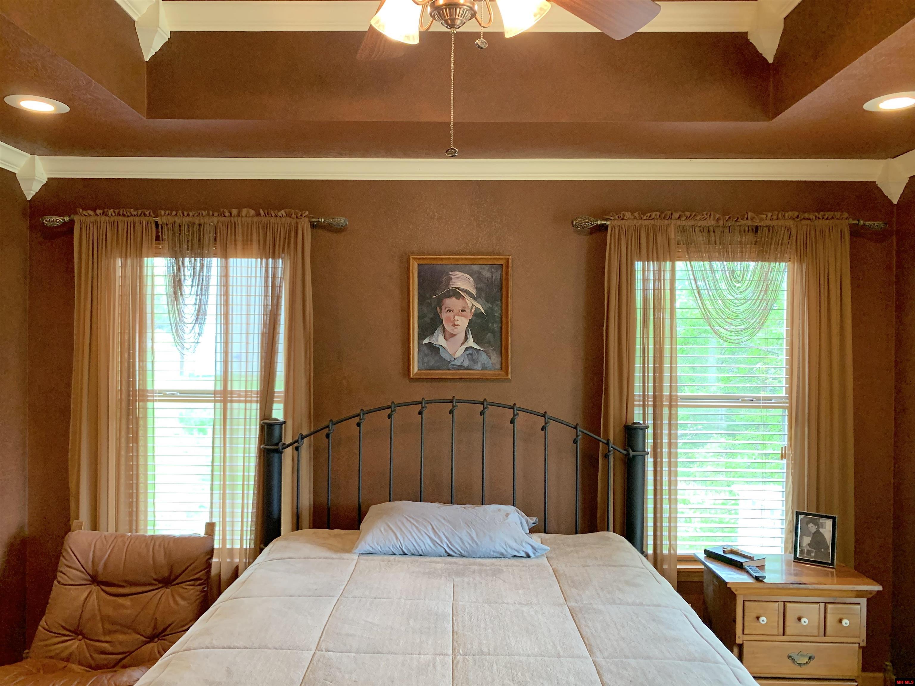 1461 Spotted Oak Road