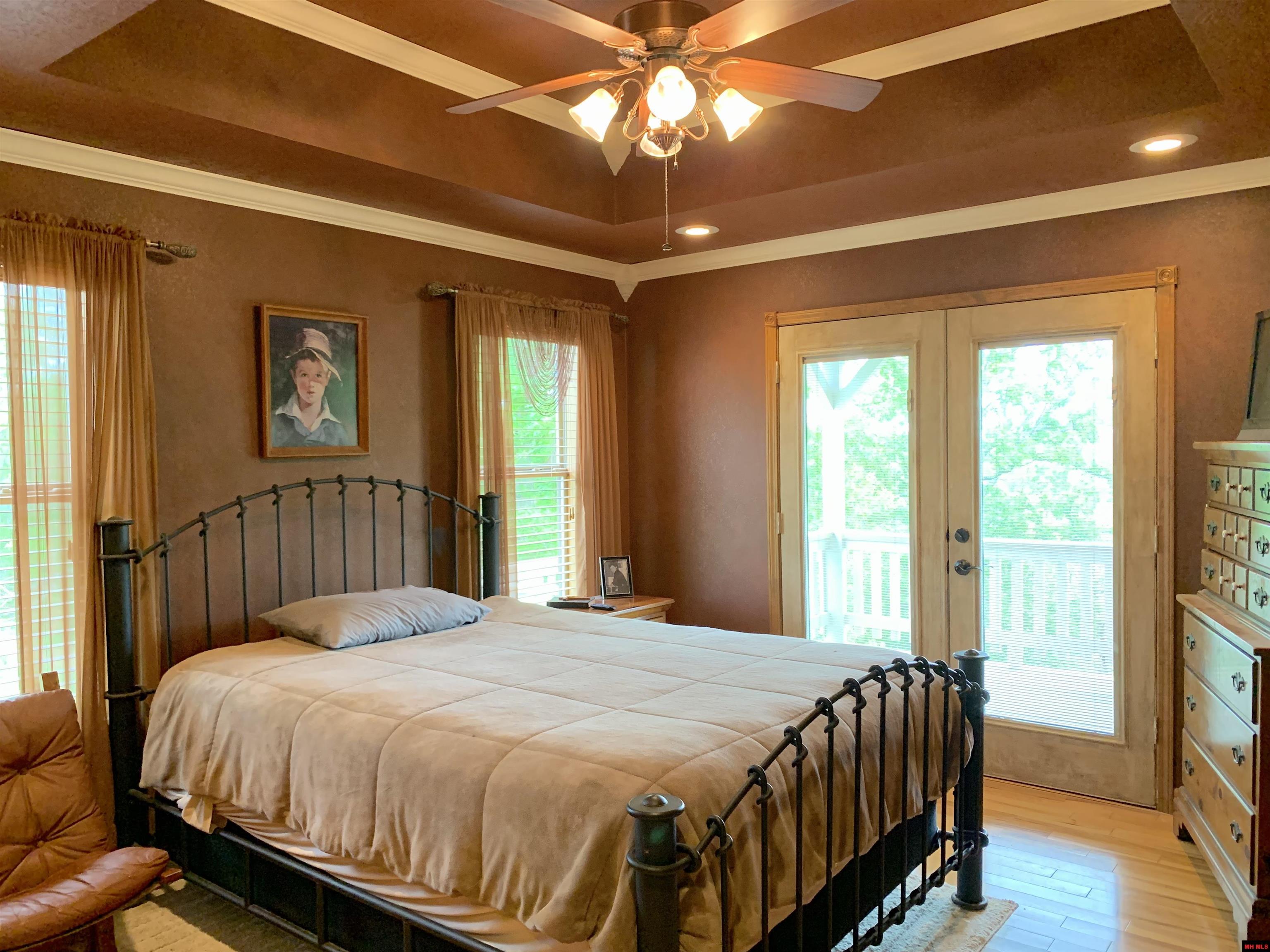 1461 Spotted Oak Road