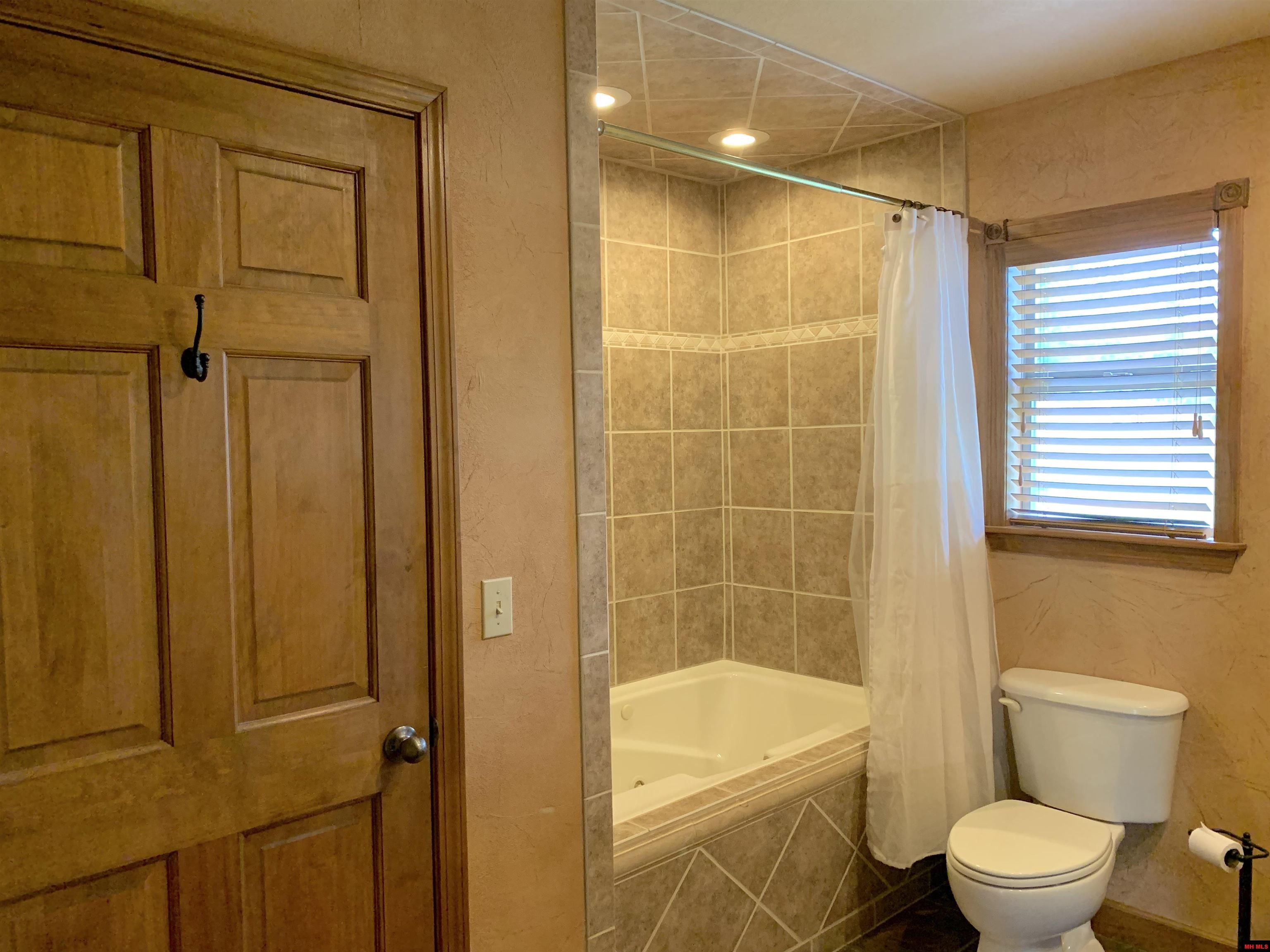 1461 Spotted Oak Road