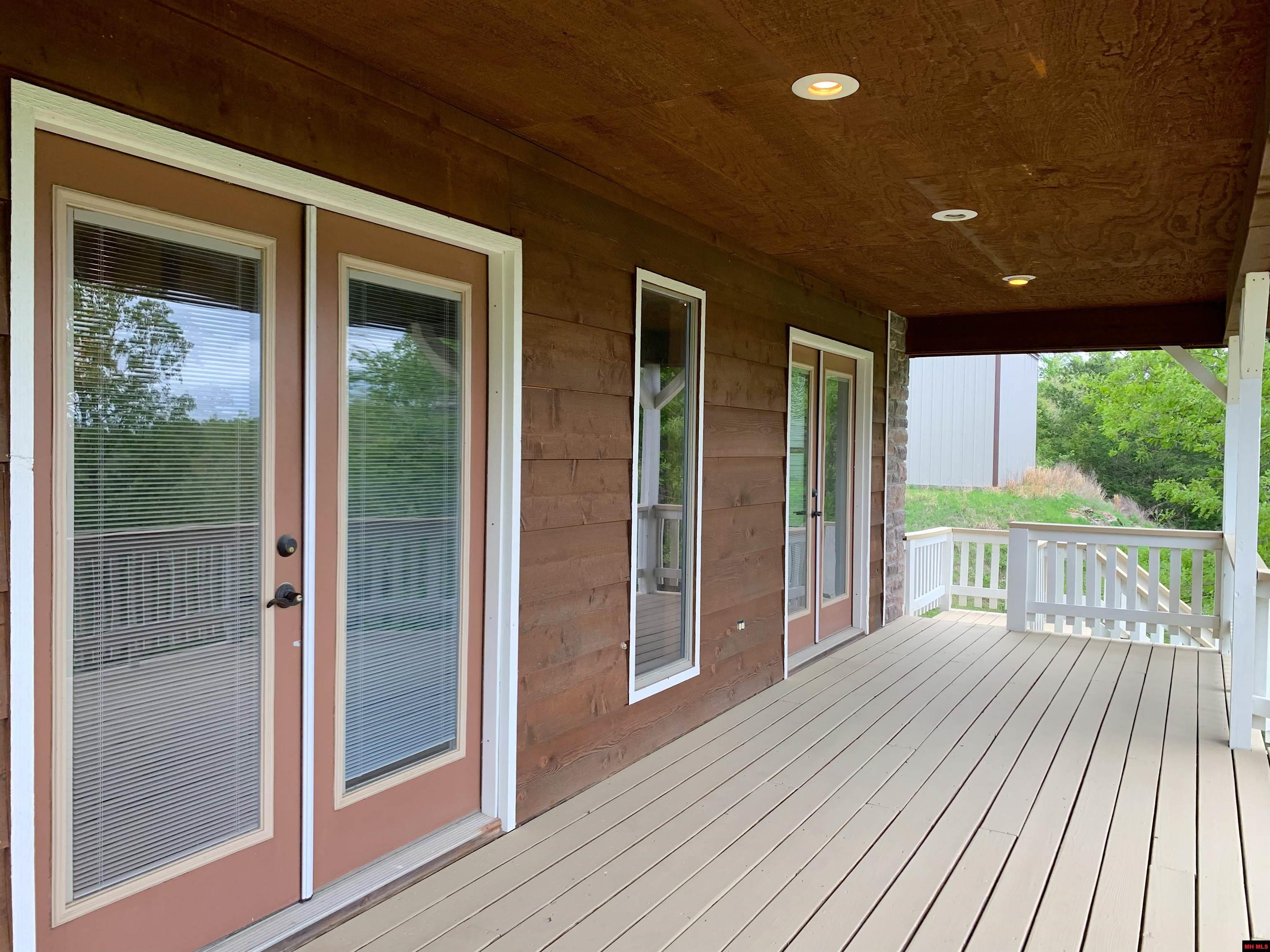 1461 Spotted Oak Road