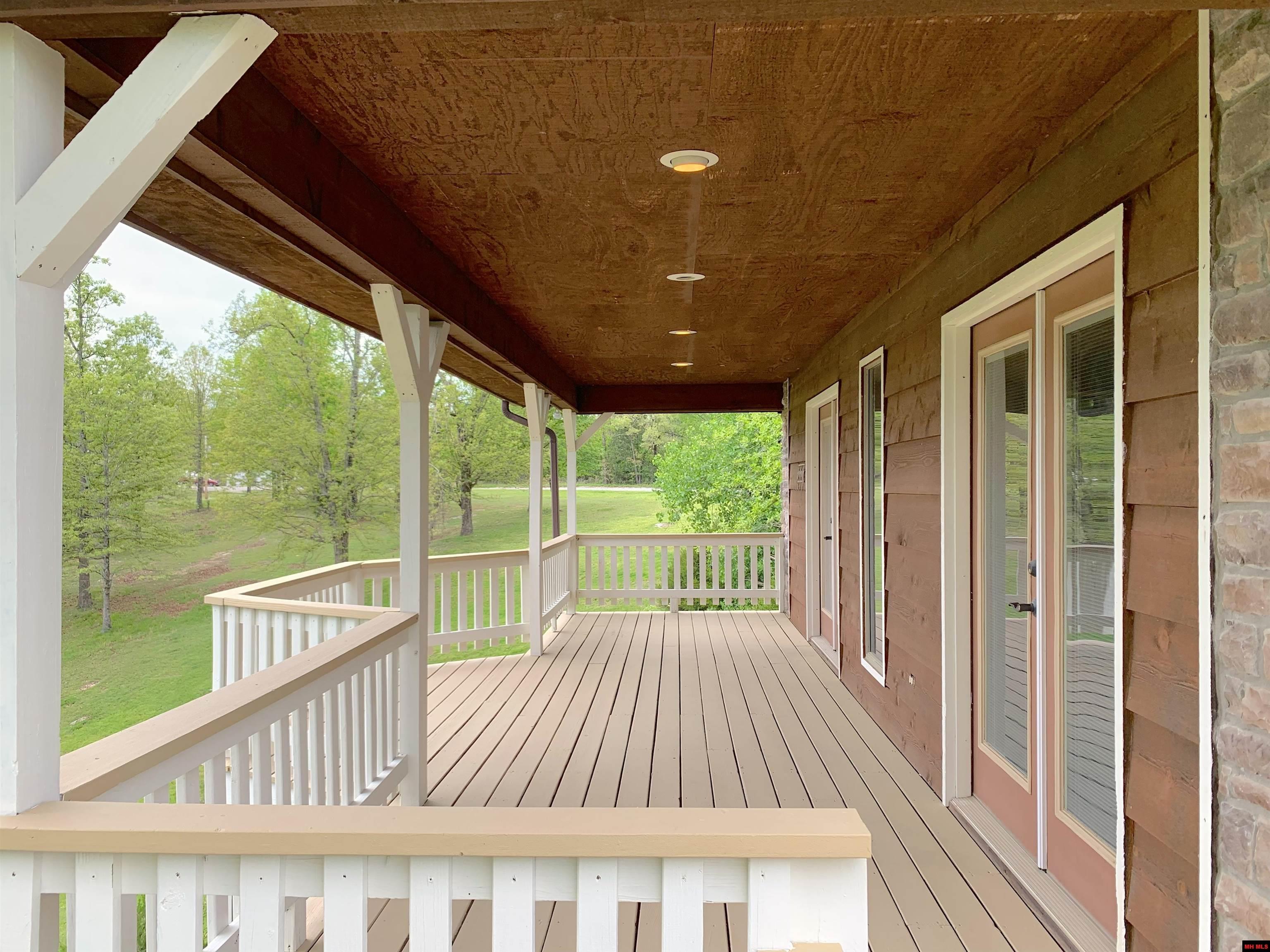 1461 Spotted Oak Road