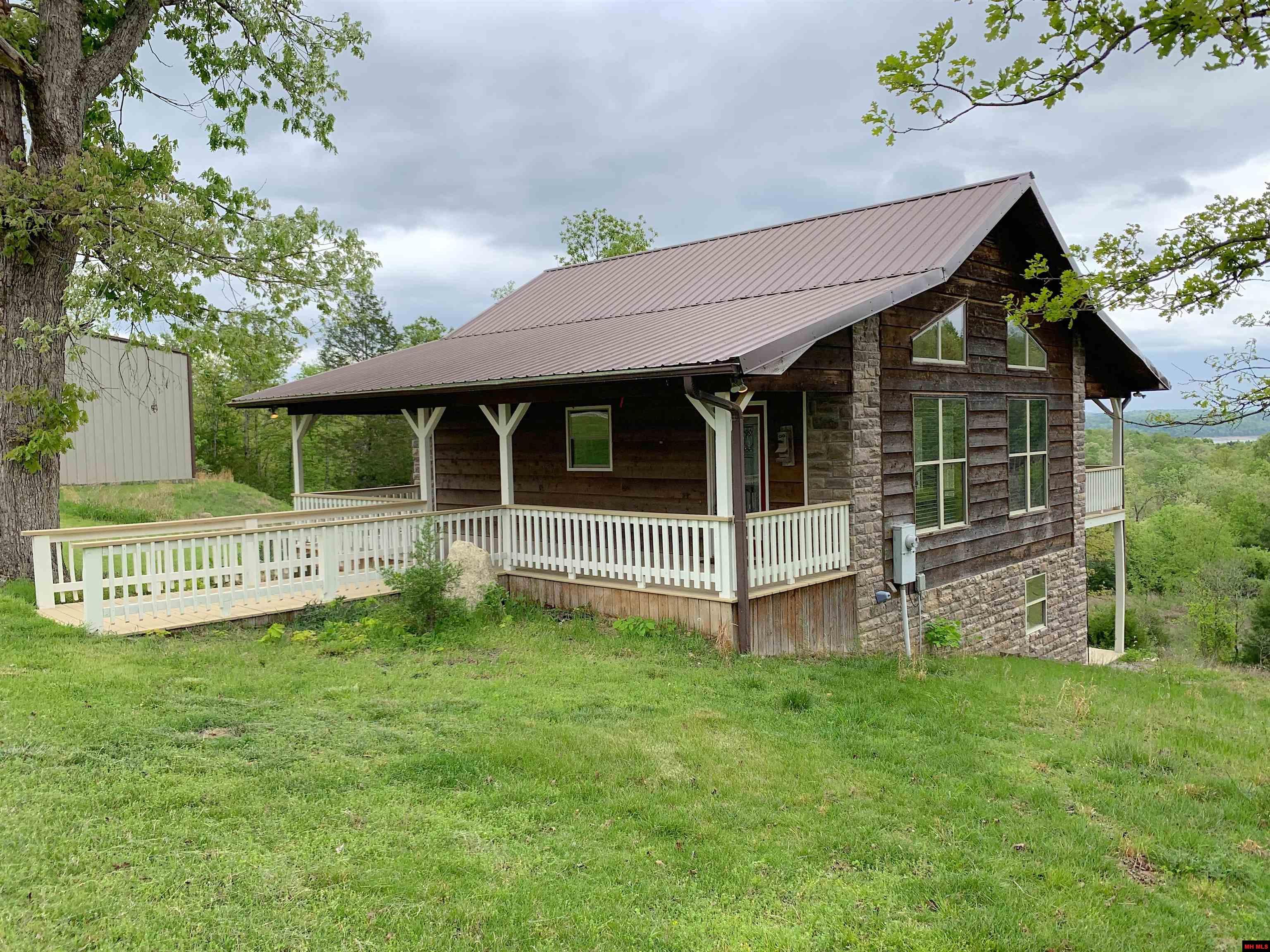 1461 Spotted Oak Road