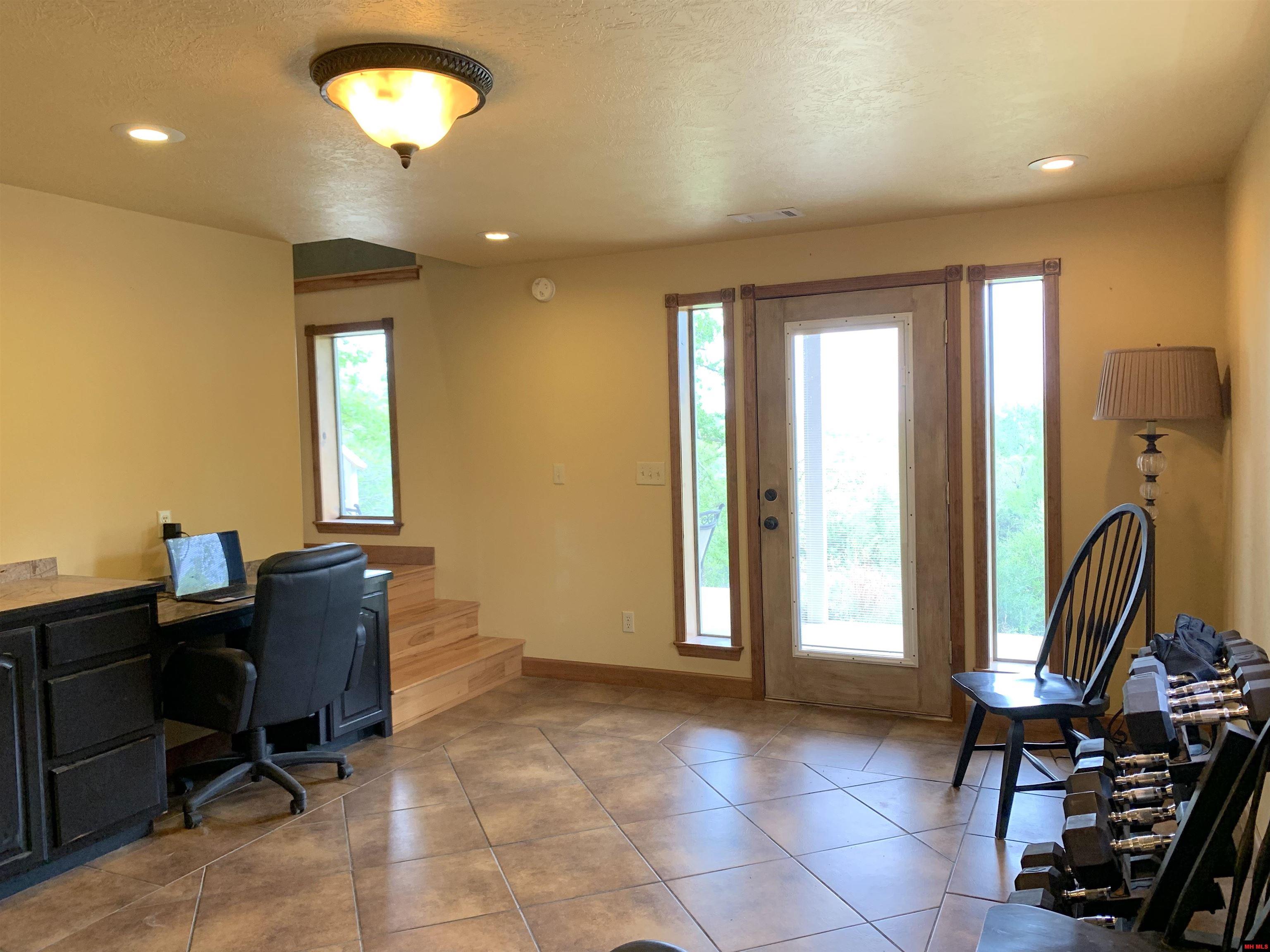 1461 Spotted Oak Road