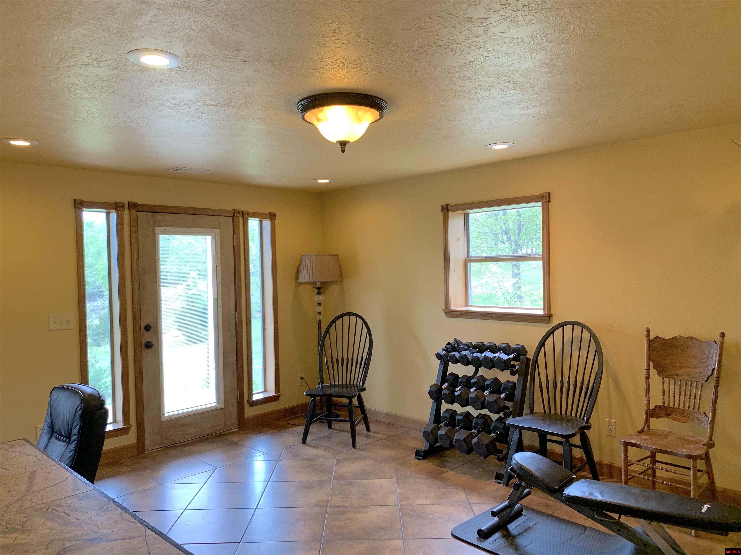 1461 Spotted Oak Road