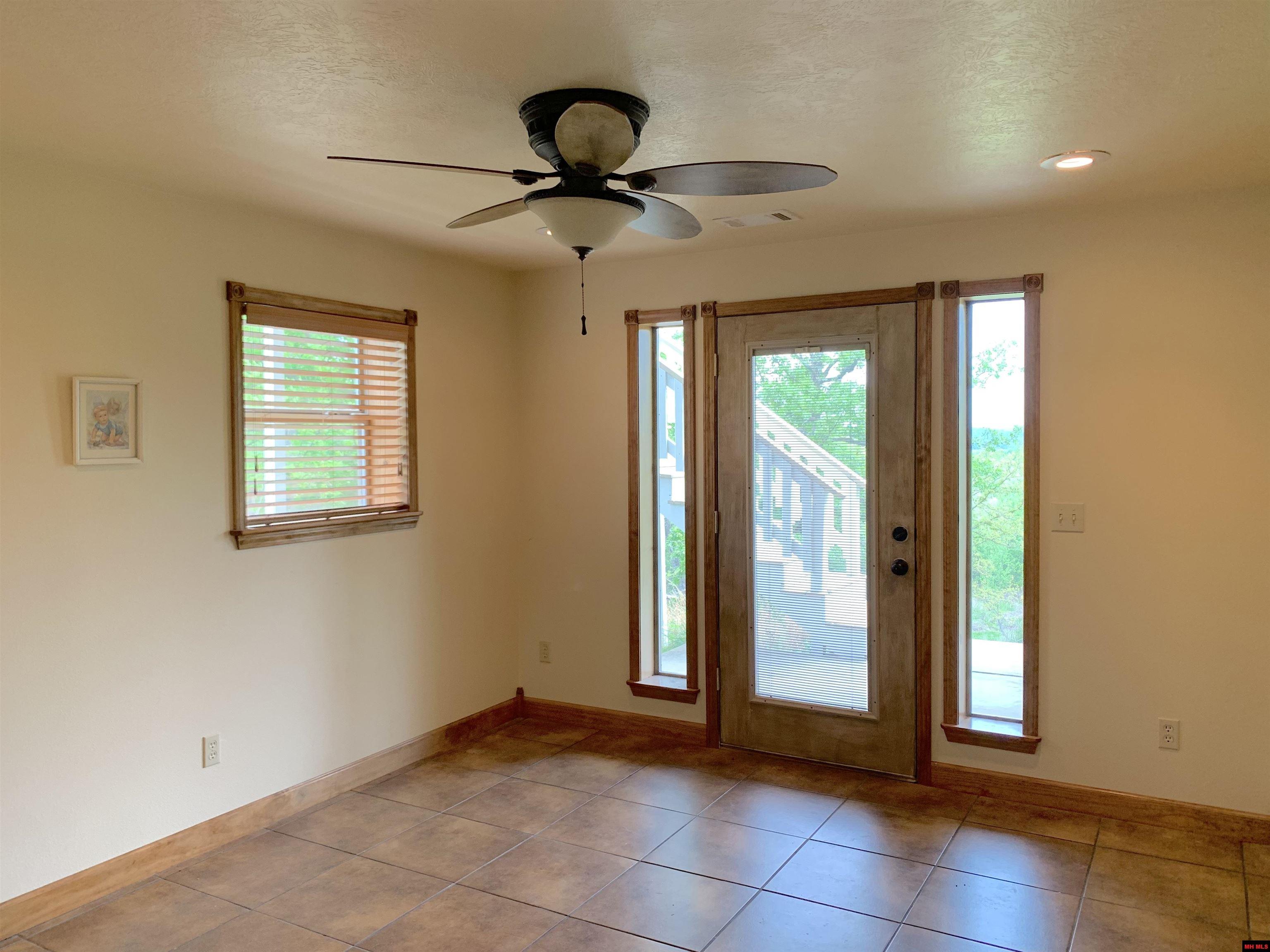 1461 Spotted Oak Road