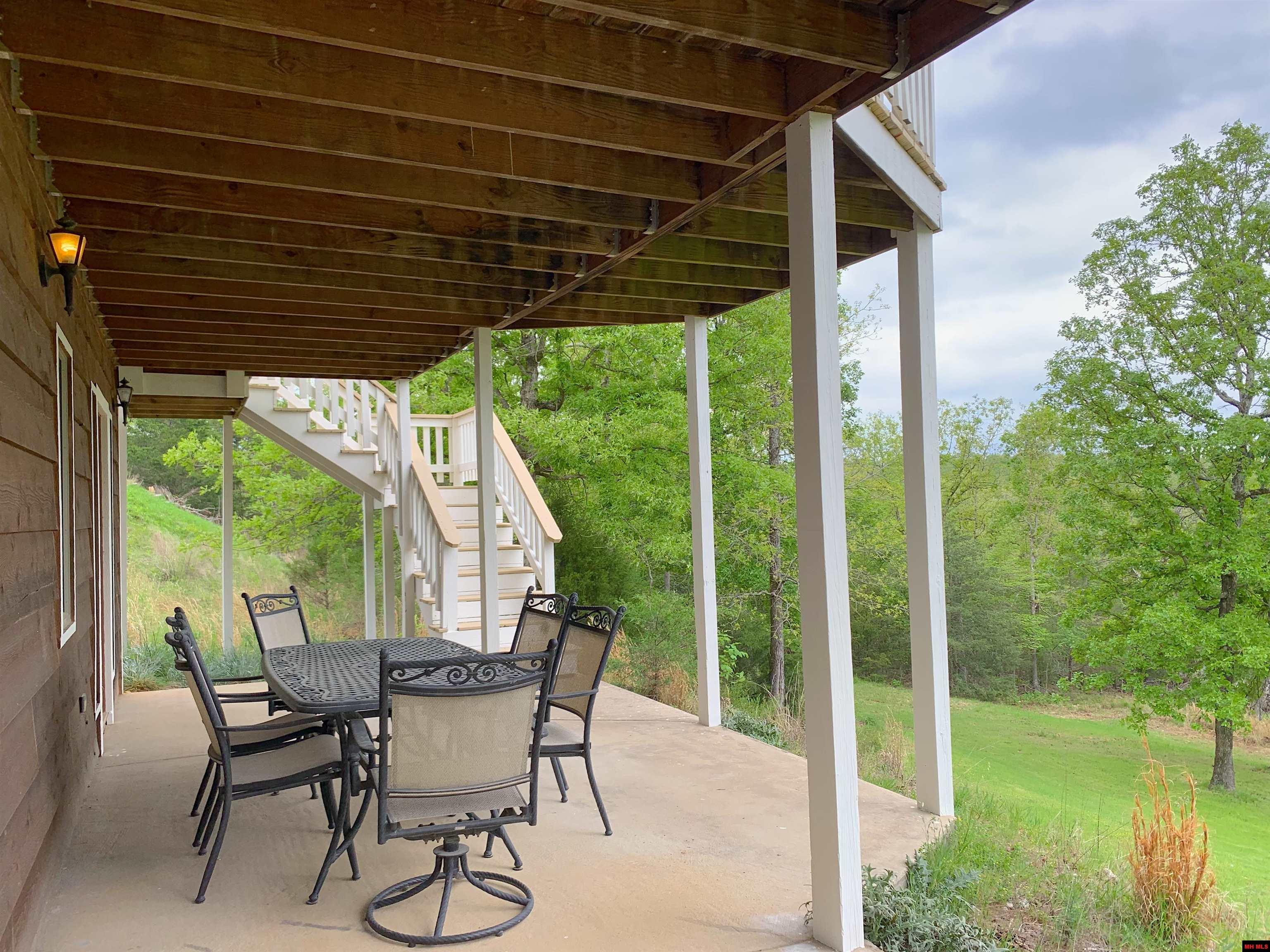 1461 Spotted Oak Road