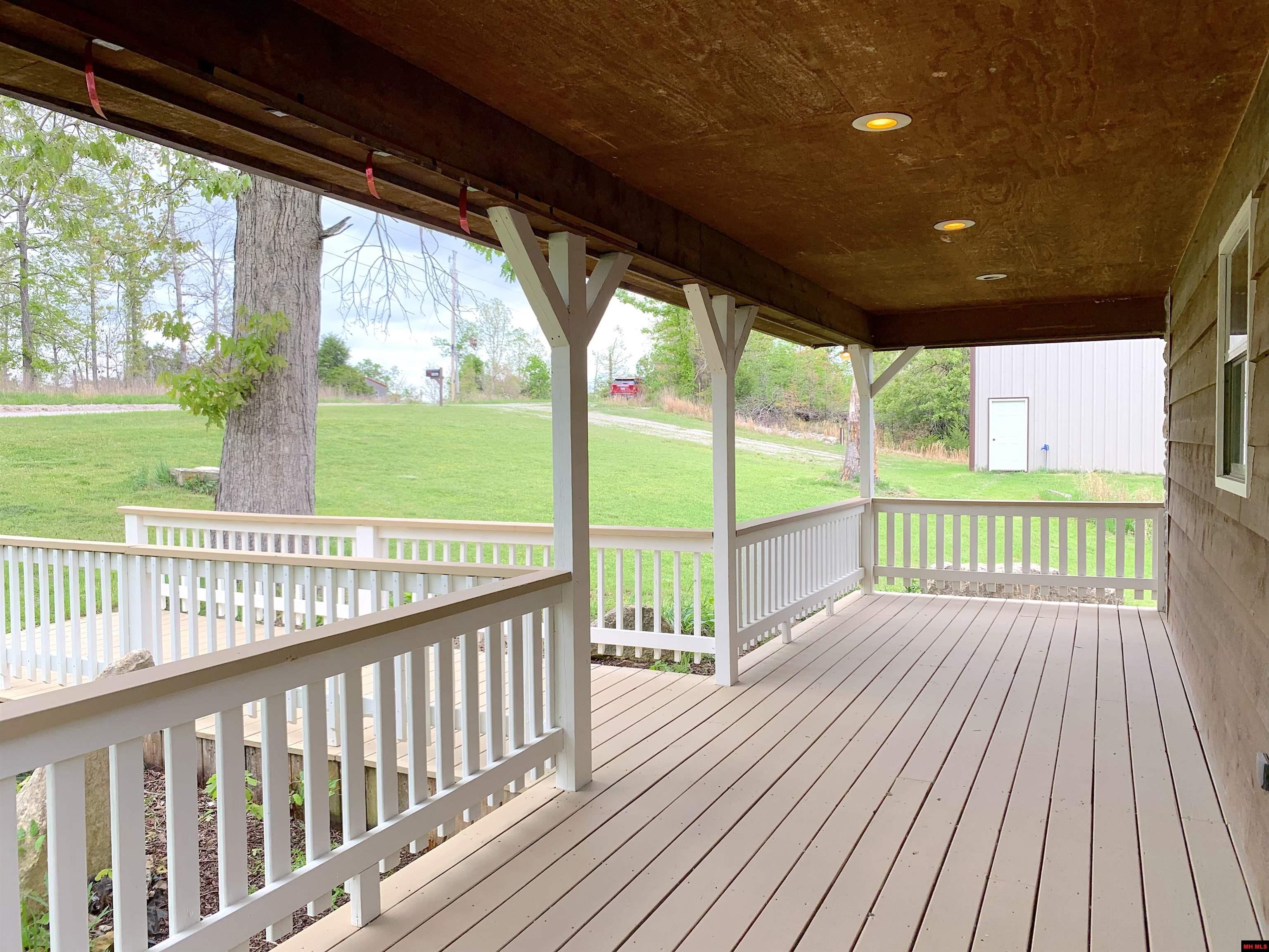 1461 Spotted Oak Road