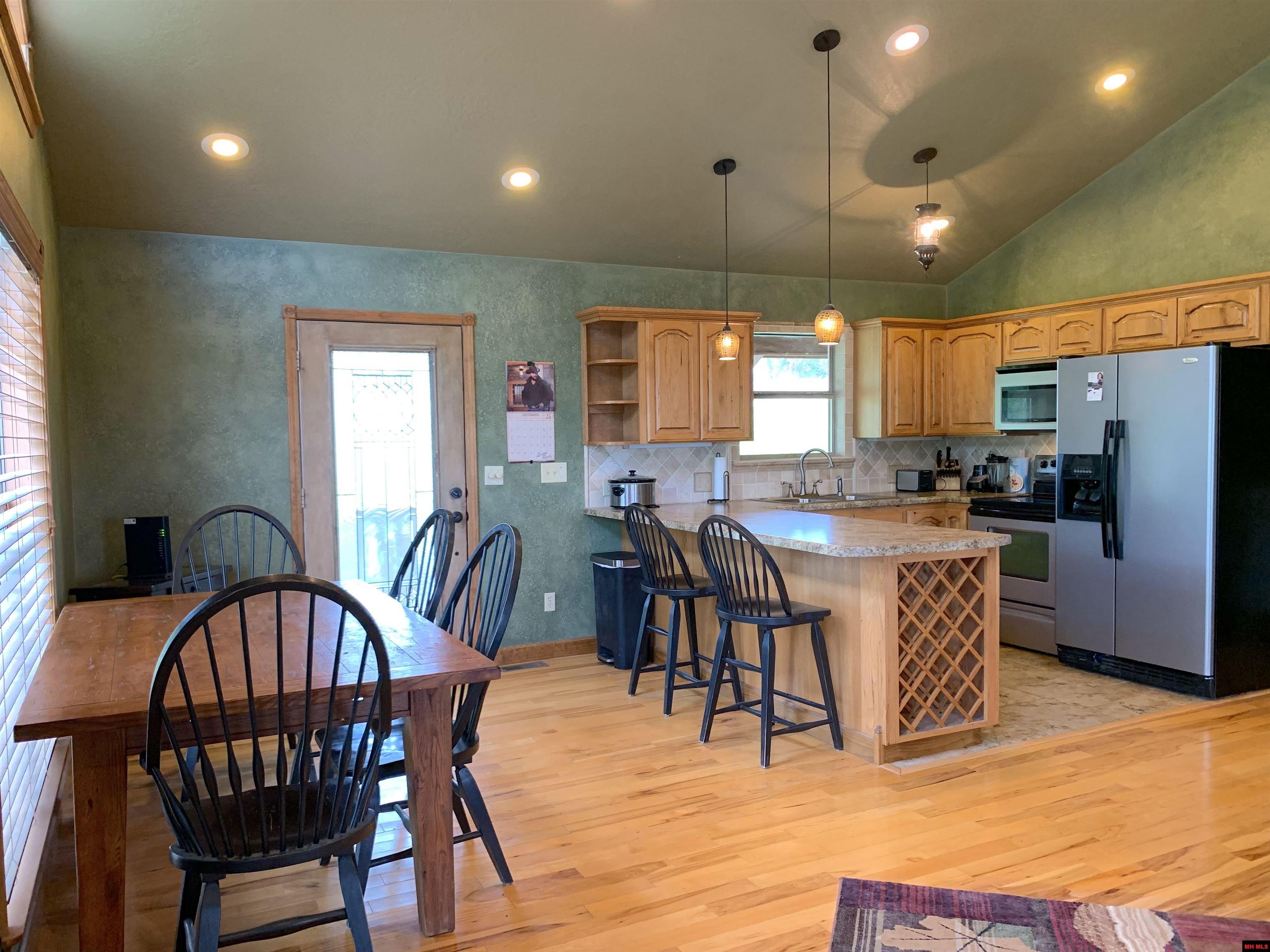 1461 Spotted Oak Road